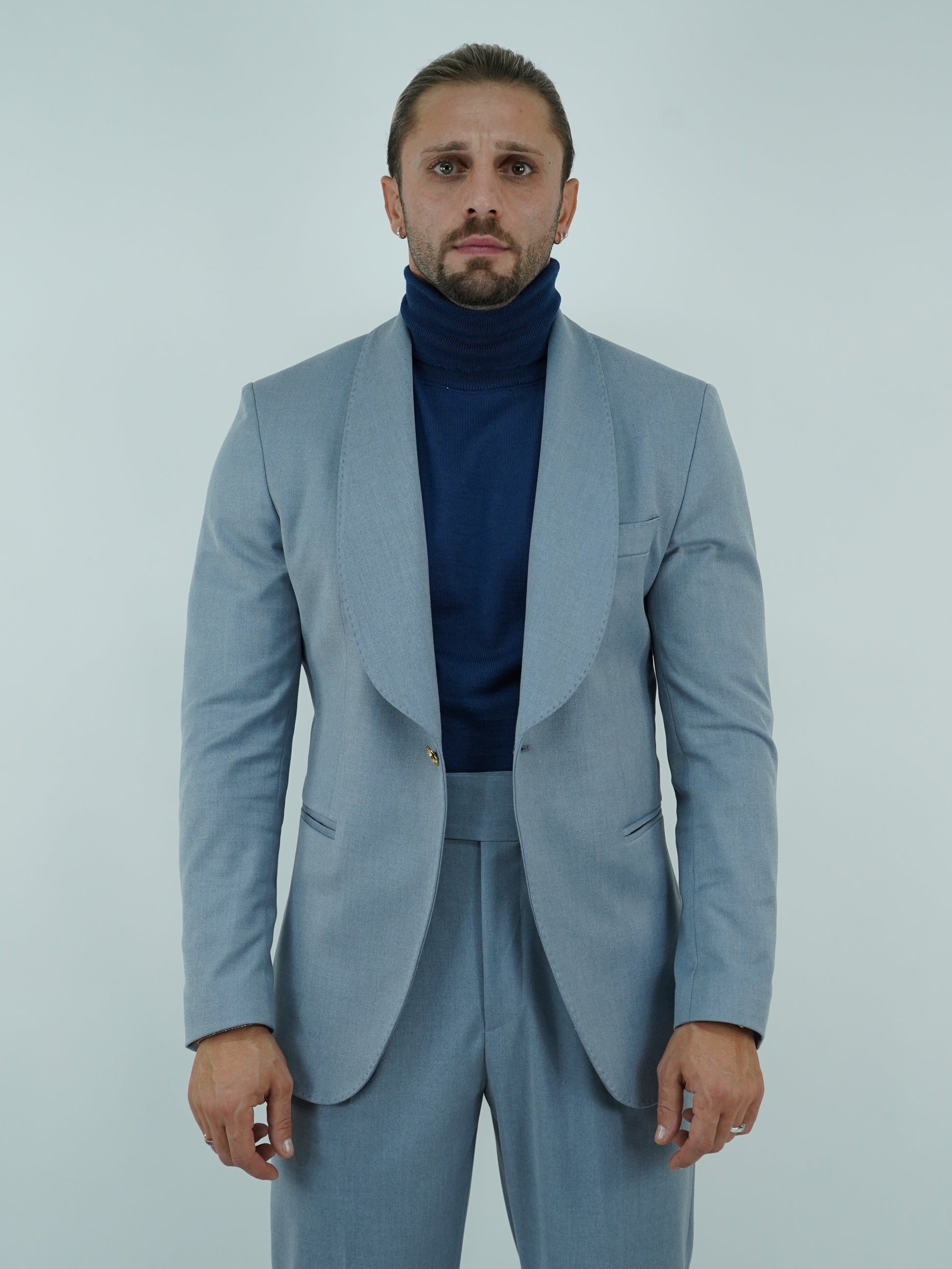 Abito harmonious collo a scialle azzurro polvere con bottoni oro