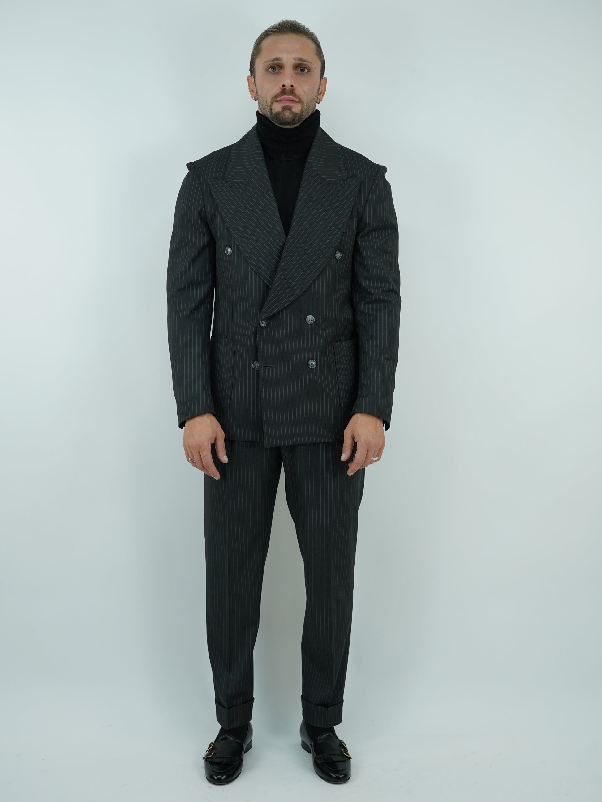 Abito Extensive doppiopetto petto a lancia gessato grigio scuro