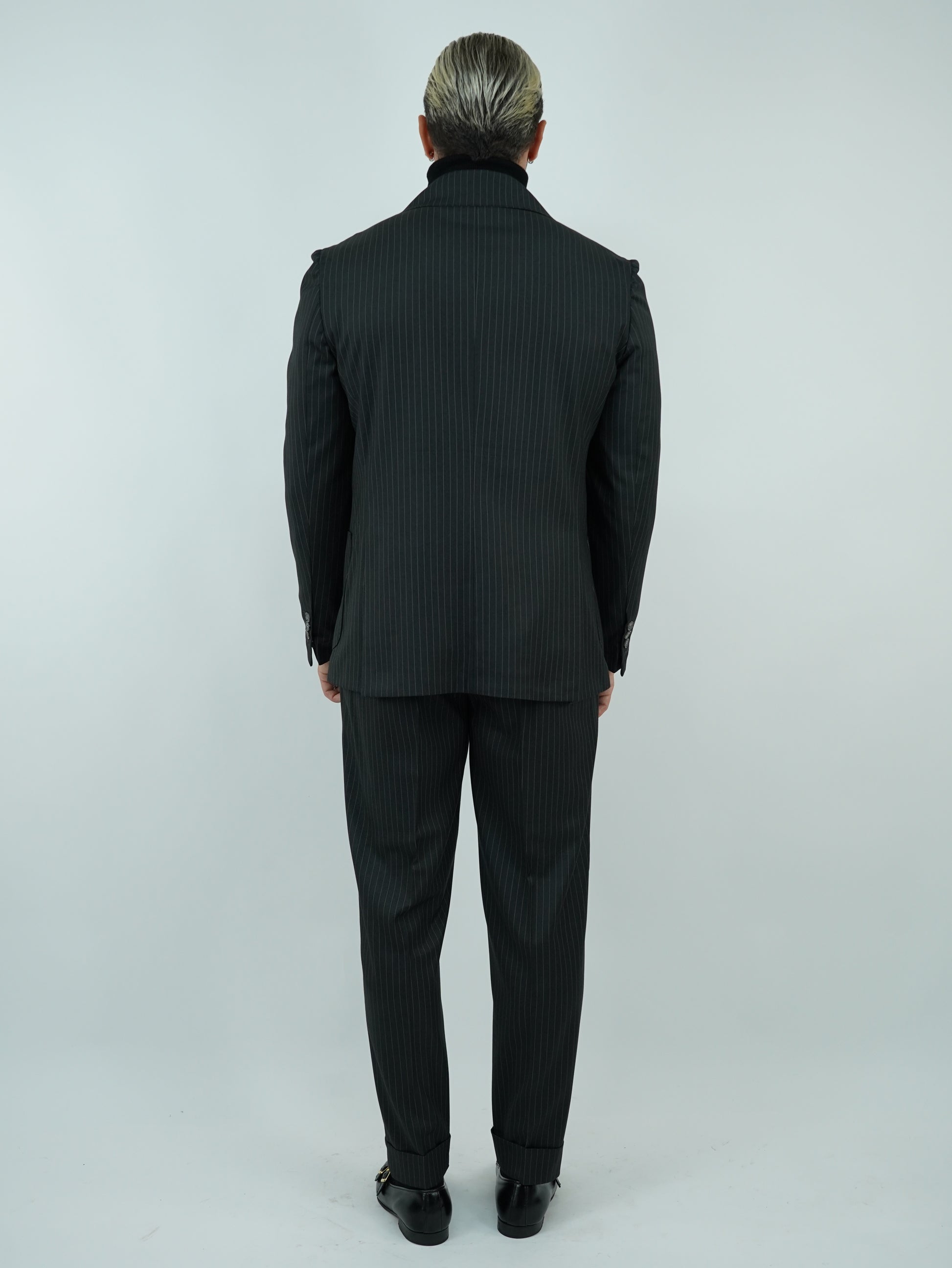 Abito Extensive doppiopetto petto a lancia gessato grigio scuro