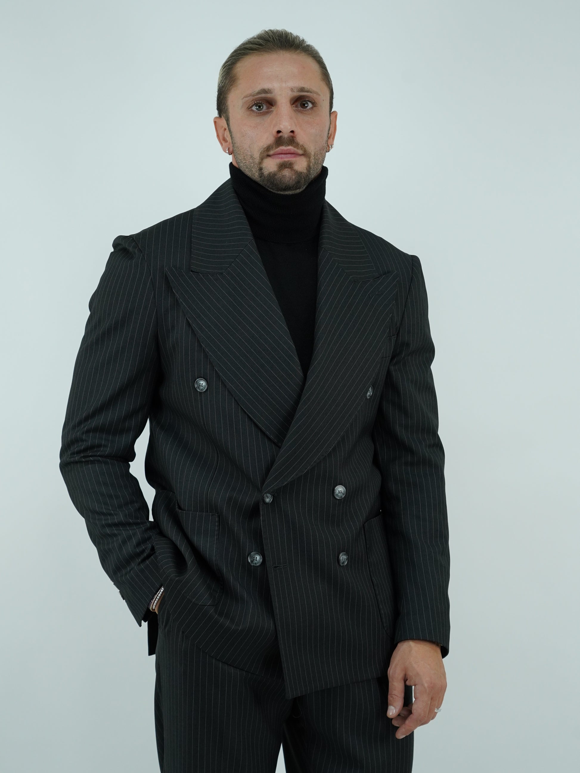 Abito Extensive doppiopetto petto a lancia gessato grigio scuro