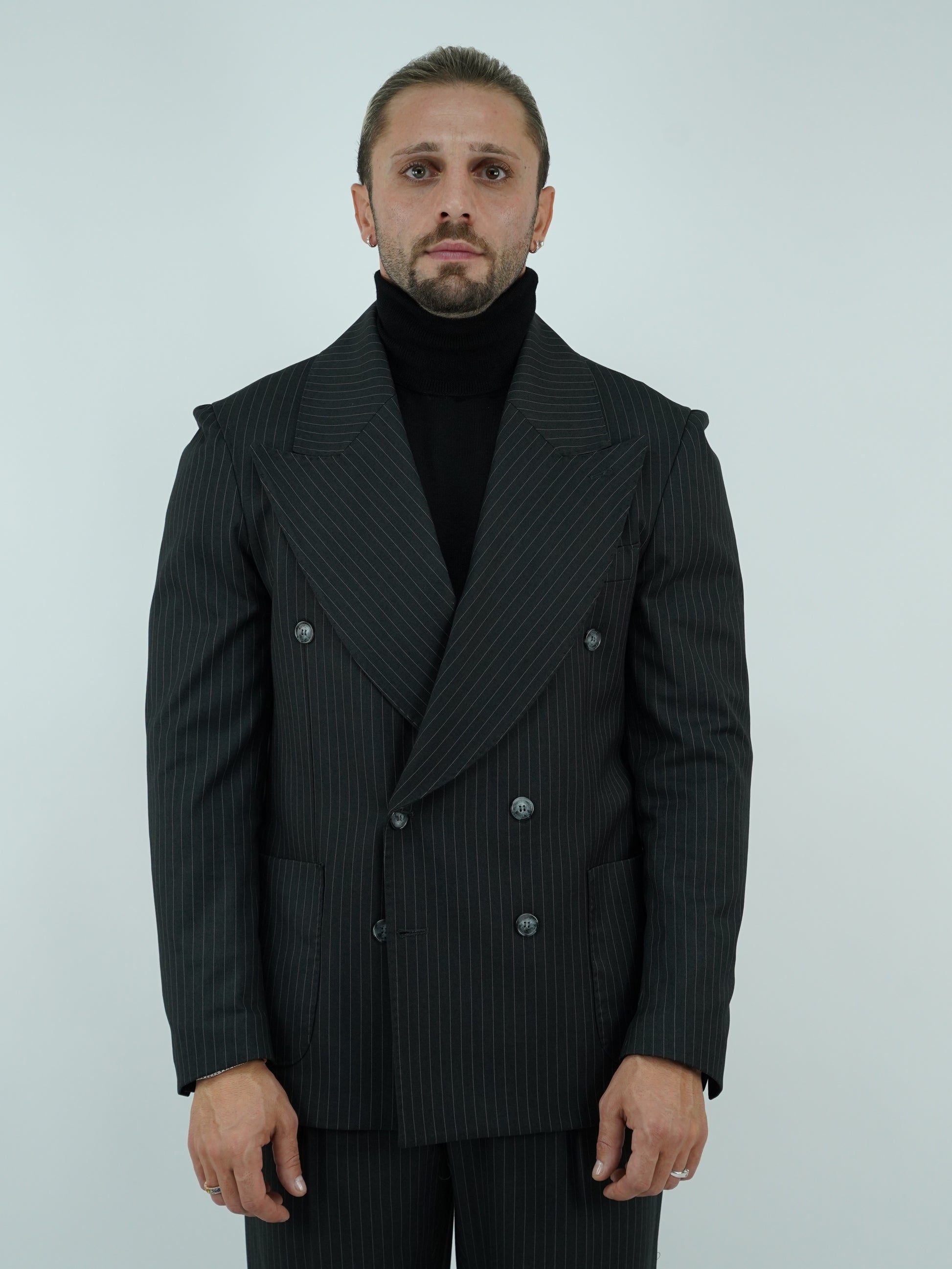 Abito Extensive doppiopetto petto a lancia gessato grigio scuro