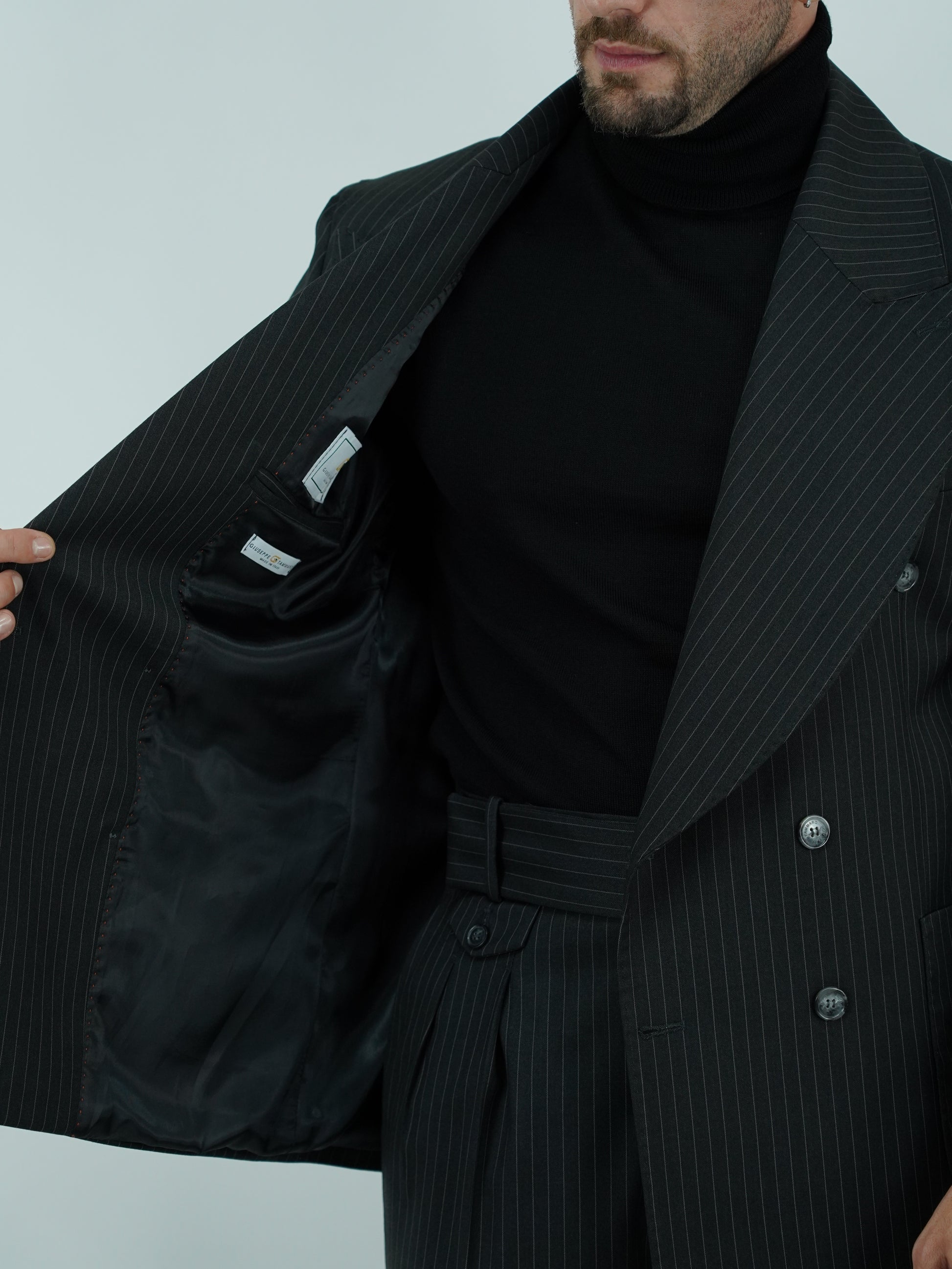 Abito Extensive doppiopetto petto a lancia gessato grigio scuro