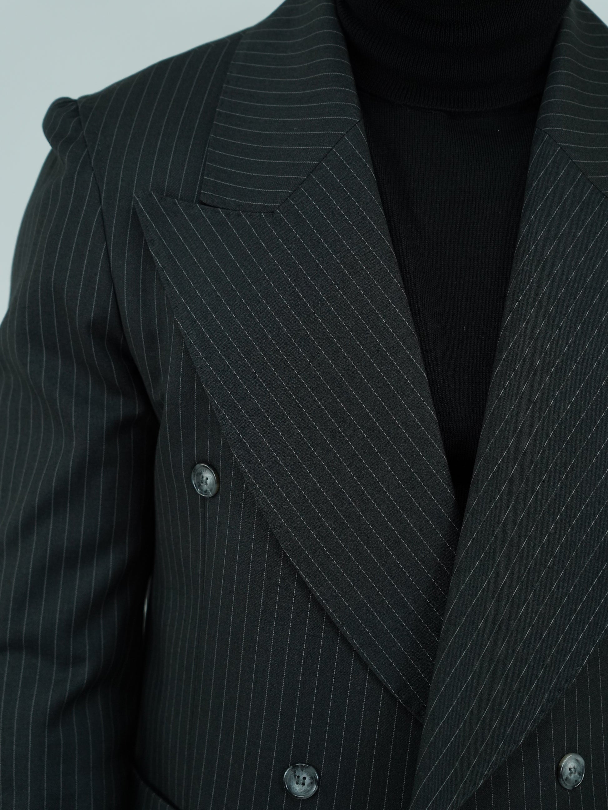 Abito Extensive doppiopetto petto a lancia gessato grigio scuro