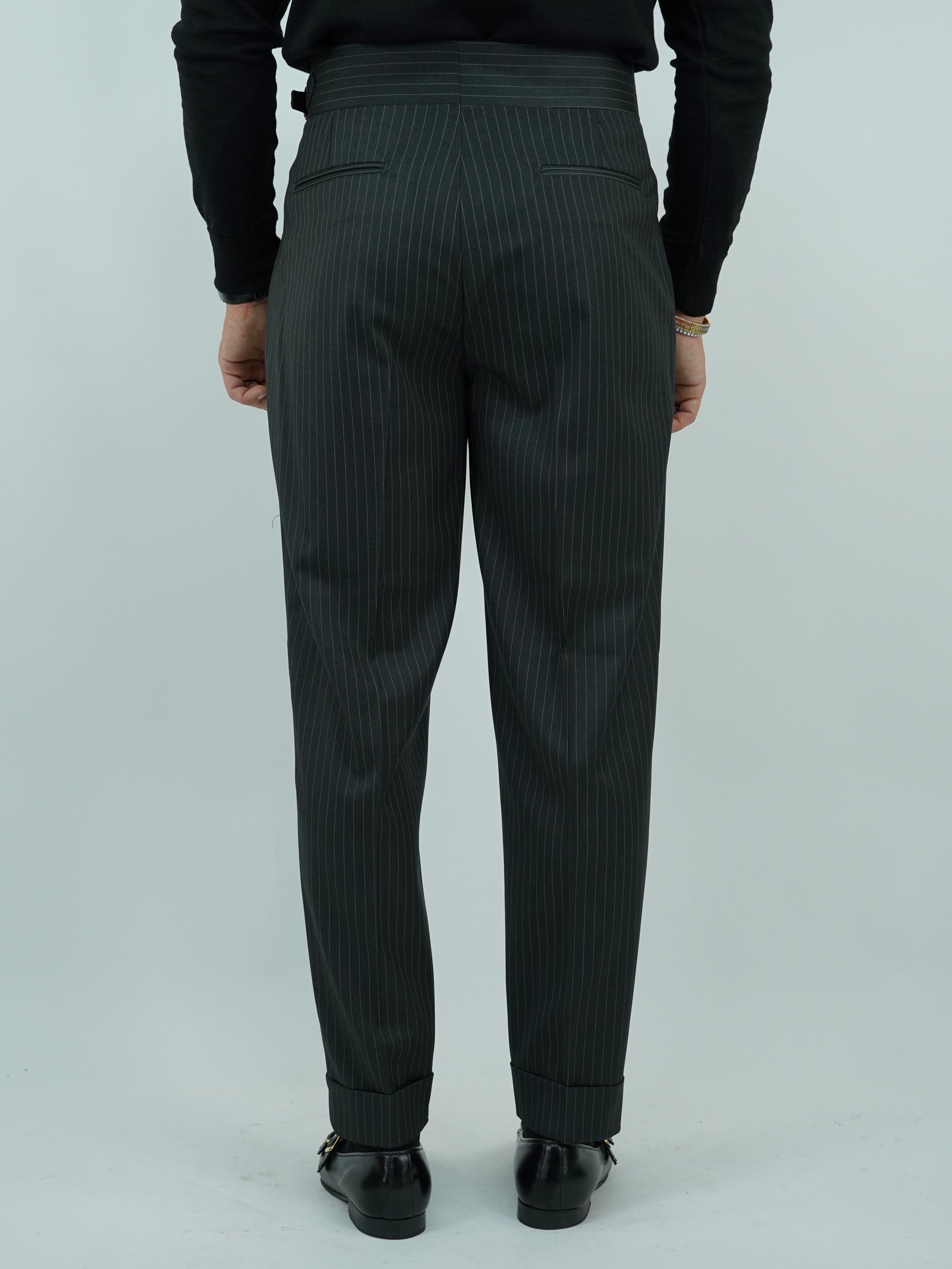 Abito Extensive doppiopetto petto a lancia gessato grigio scuro