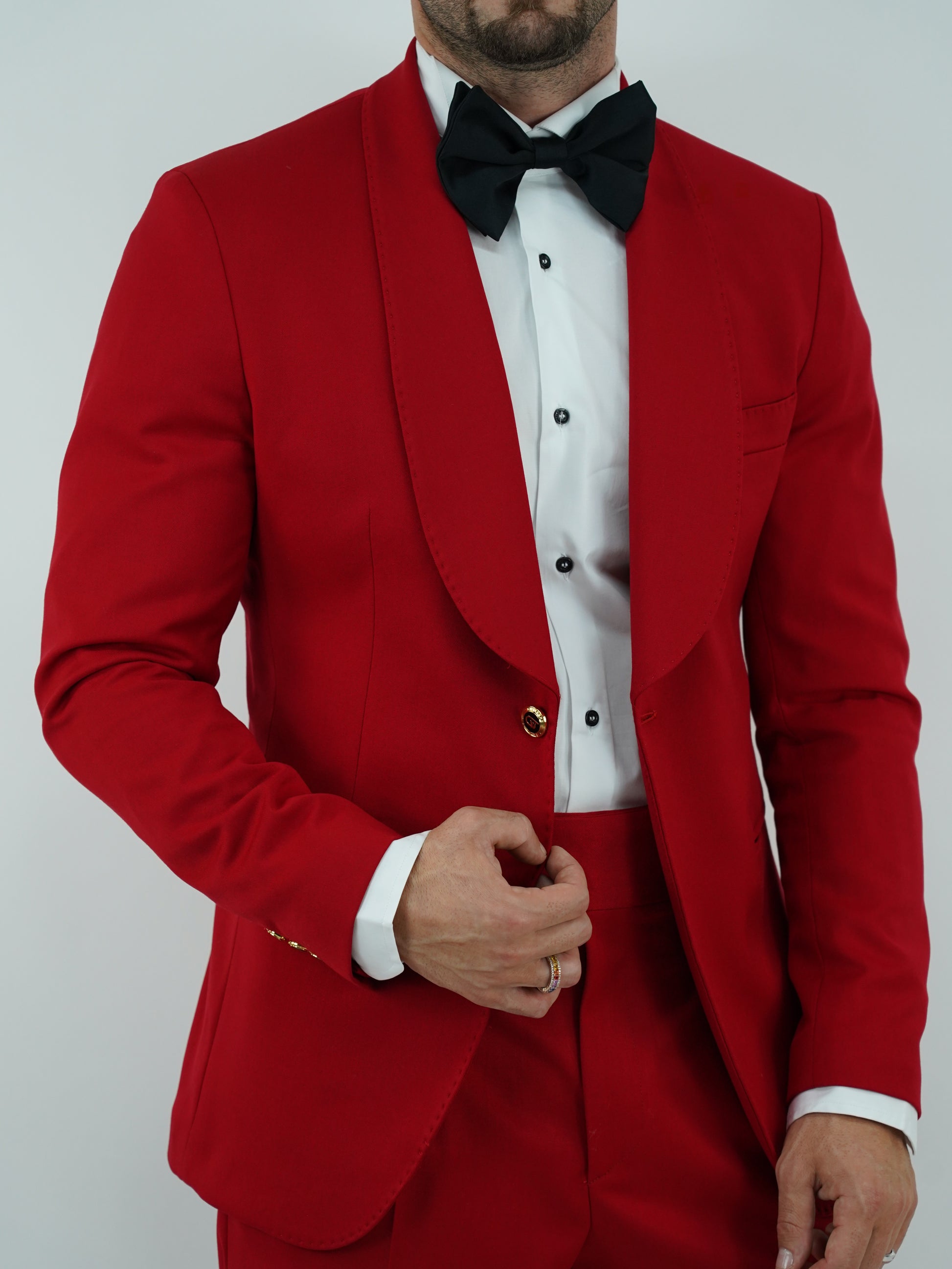 Abito harmonious collo a scialle rosso con bottoni oro