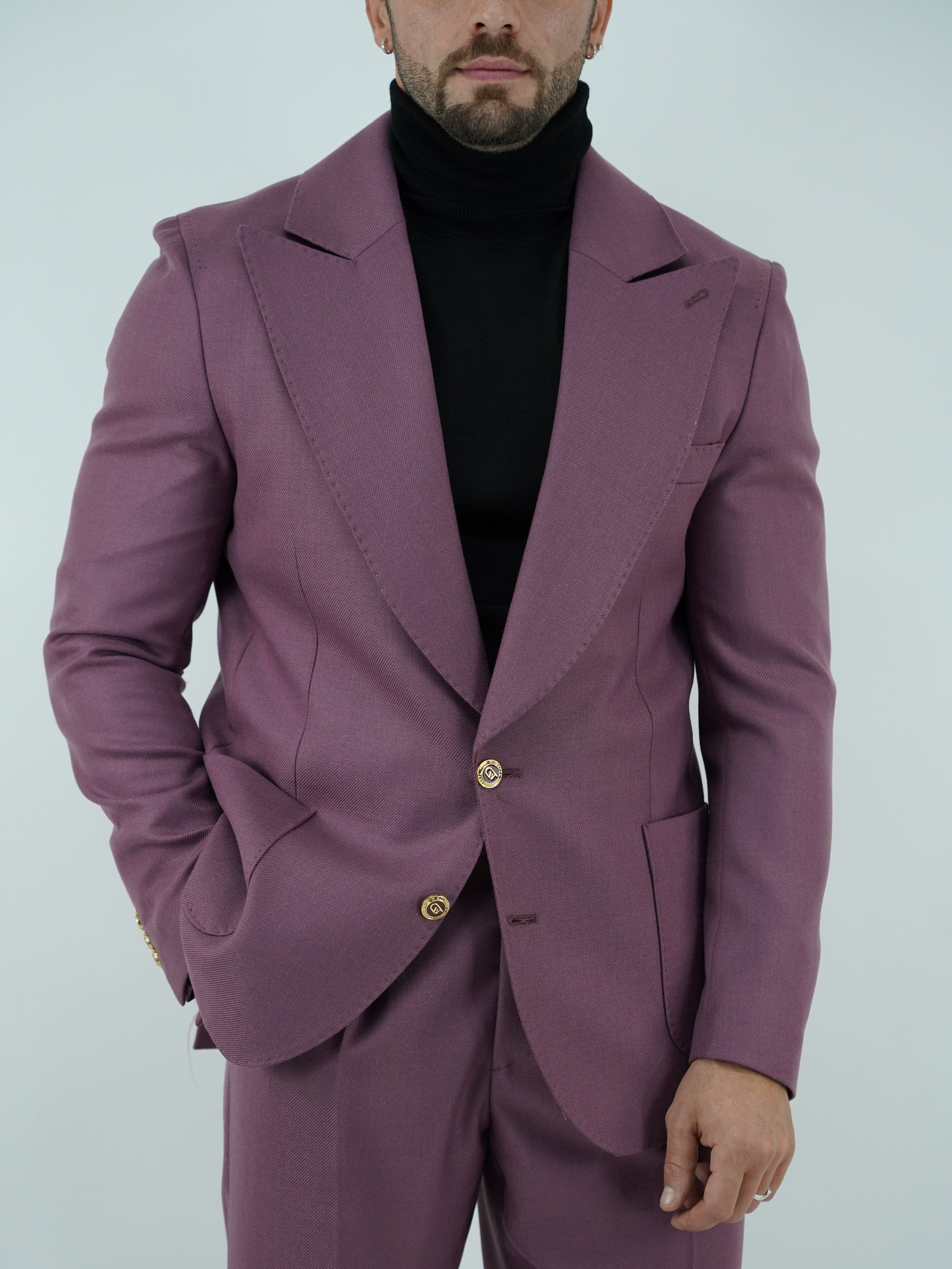 Abito extensive monopetto petto a lancia diagonale cipolla con bottoni oro