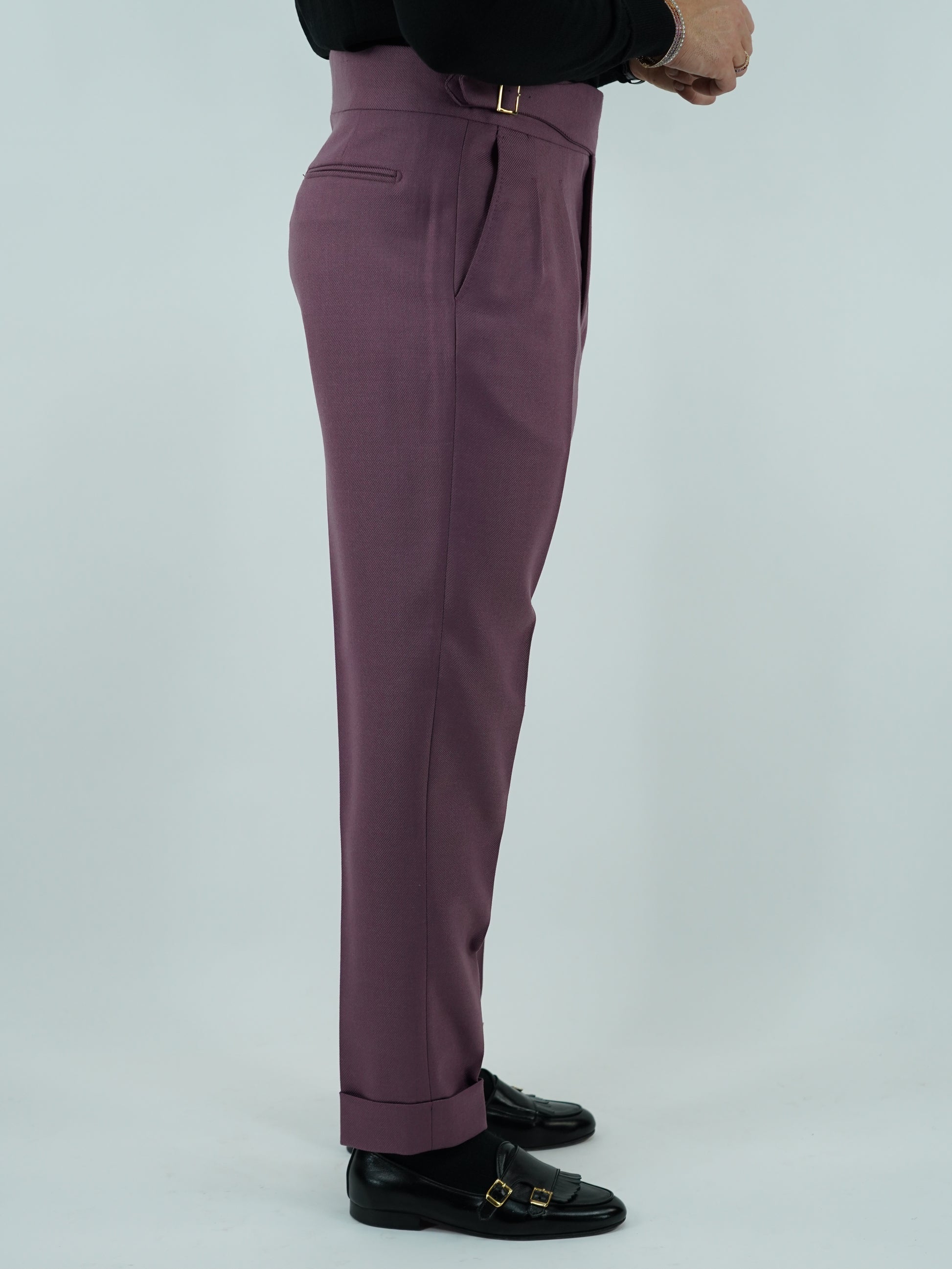 Abito extensive monopetto petto a lancia diagonale cipolla con bottoni oro