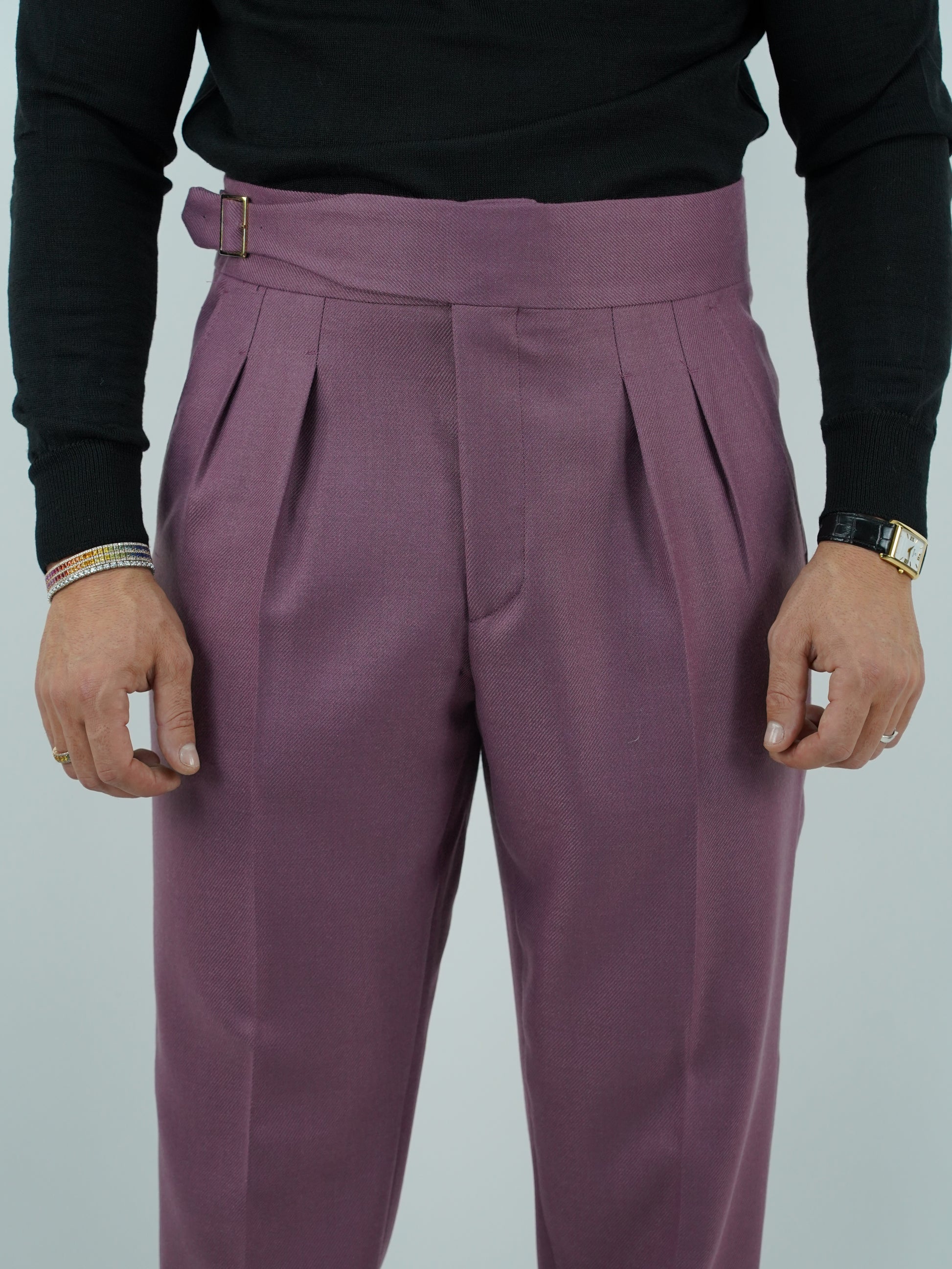 Abito extensive monopetto petto a lancia diagonale cipolla con bottoni oro