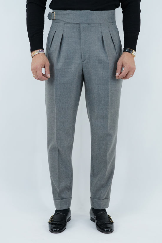 Abito extensive monopetto petto a lancia diagonale cenere con bottoni oro