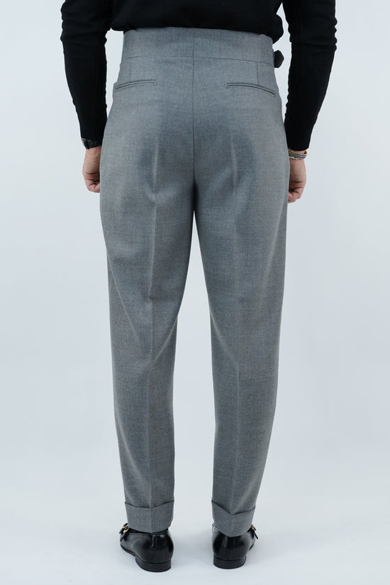 Abito extensive monopetto petto a lancia diagonale cenere con bottoni oro