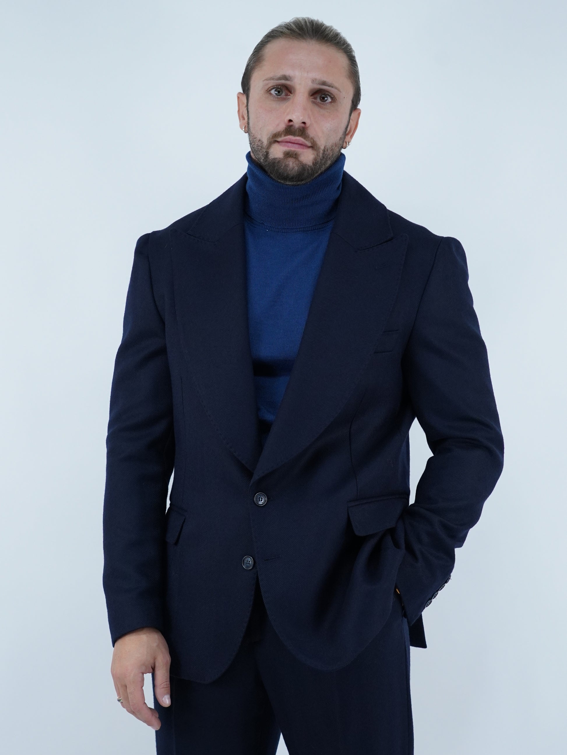 Abito Extensive monopetto petto a lancia spigato blu