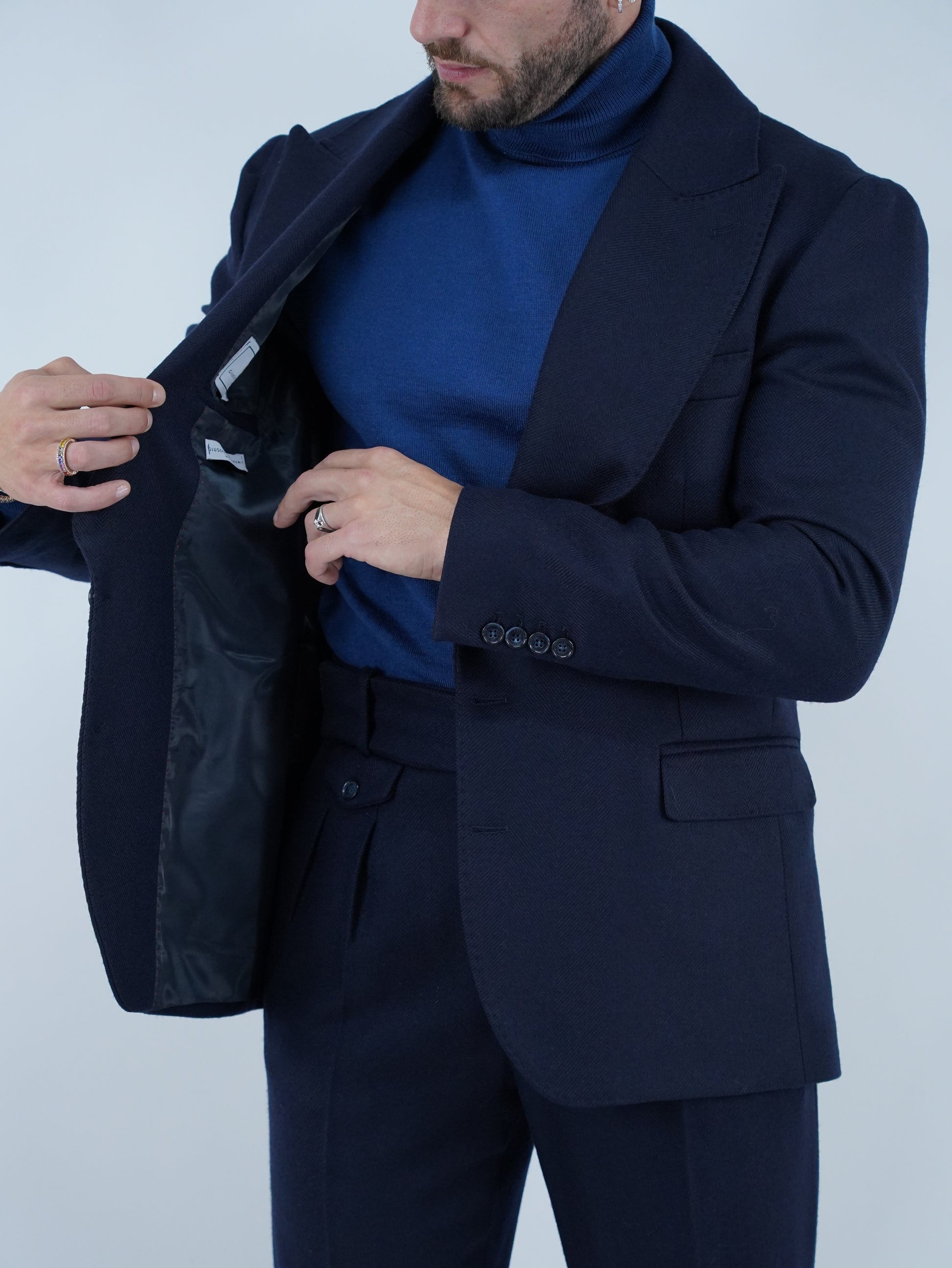 Abito Extensive monopetto petto a lancia spigato blu