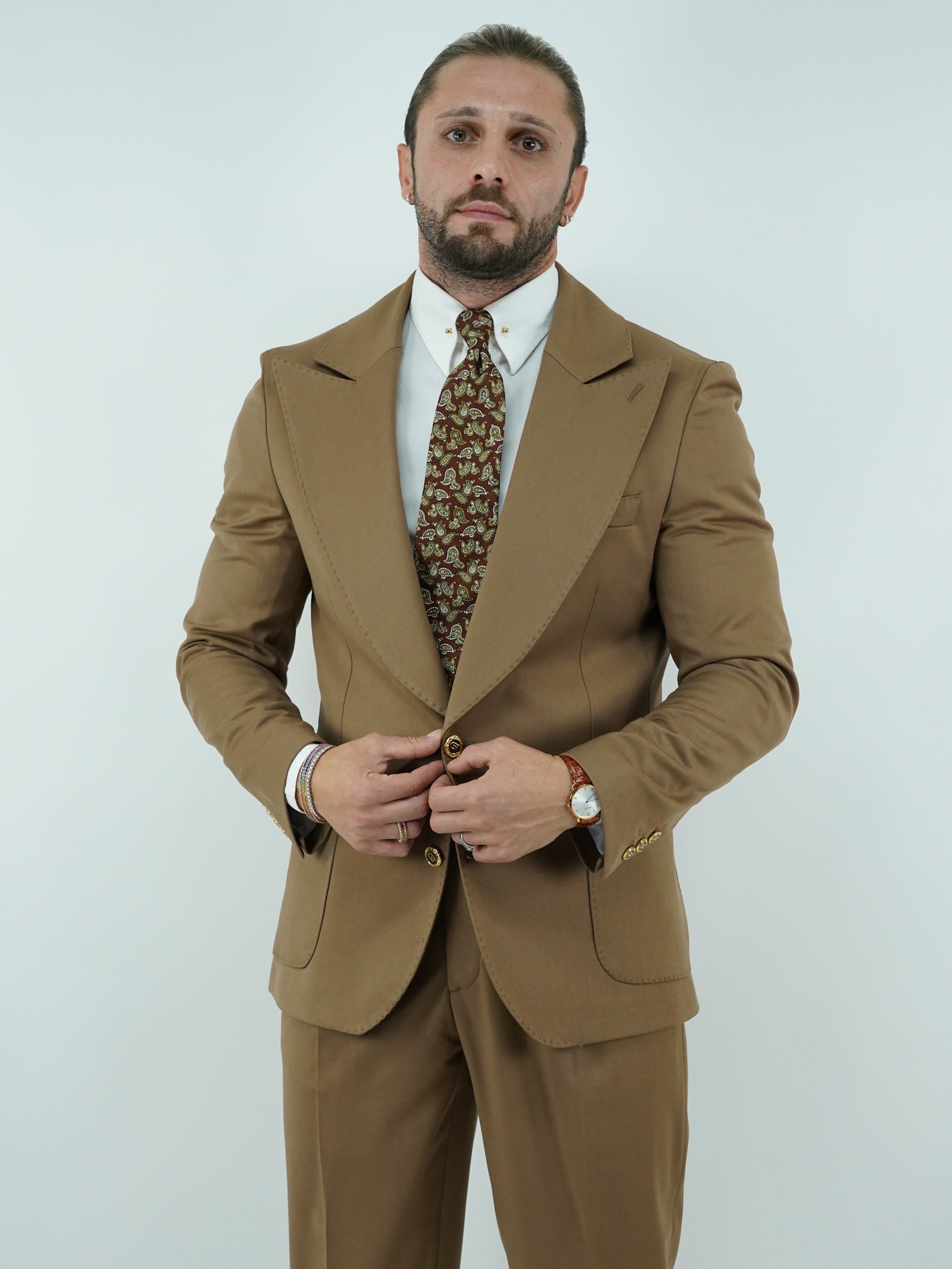 Abito extensive monopetto petto a lancia fango con bottoni oro