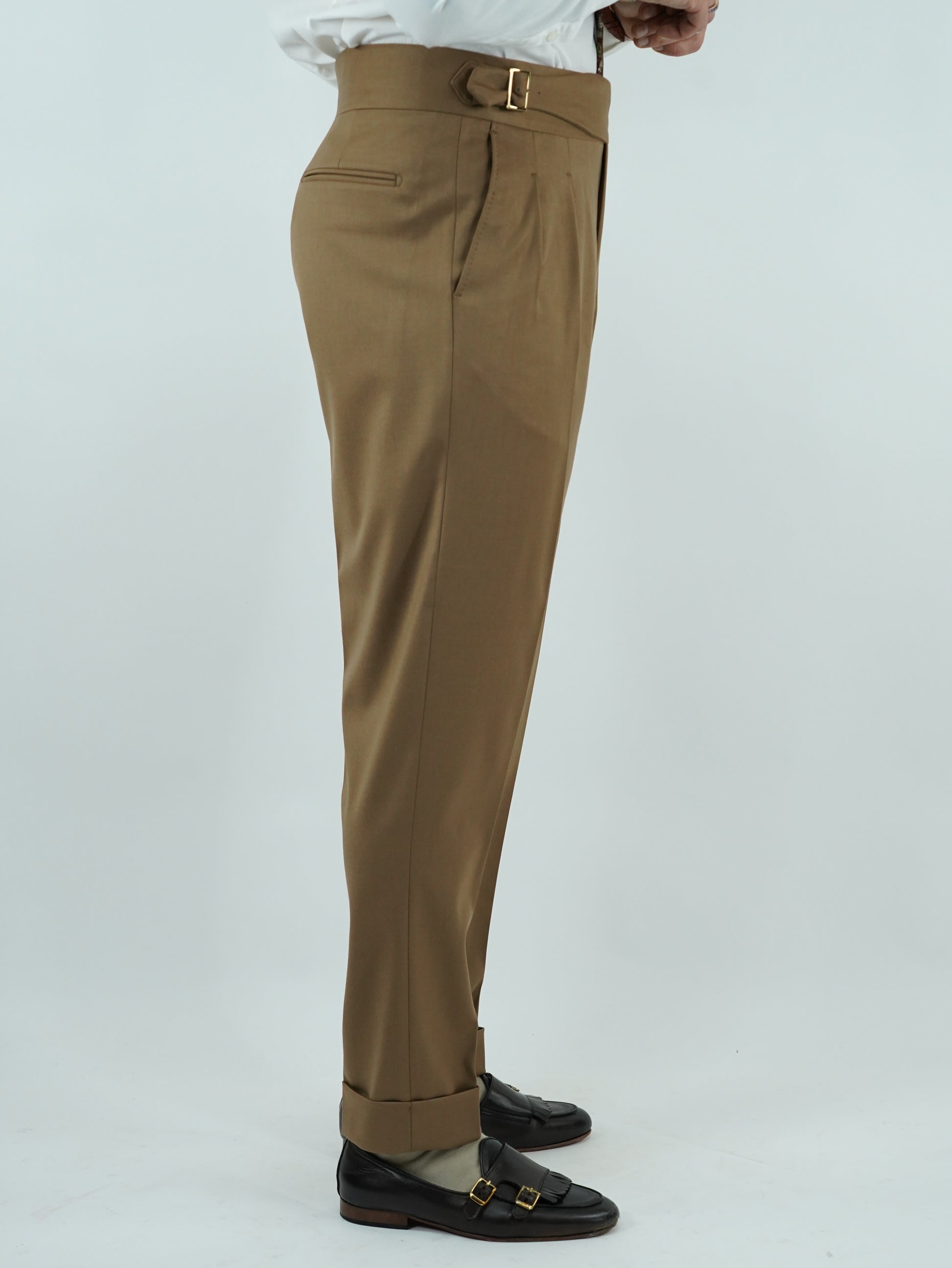 Gurkha fango con fibbia laterale regolabile