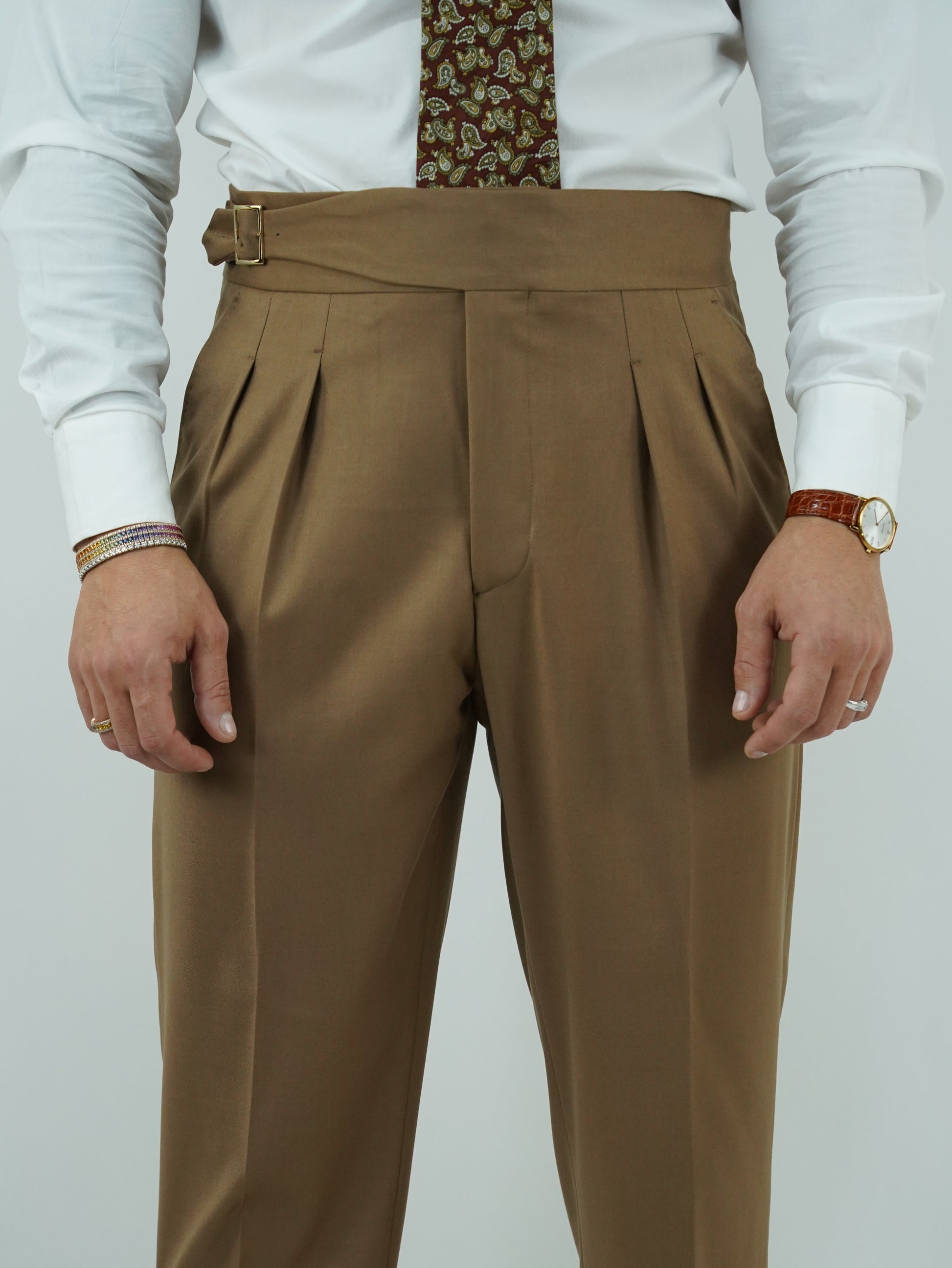 Abito extensive monopetto petto a lancia fango con bottoni oro