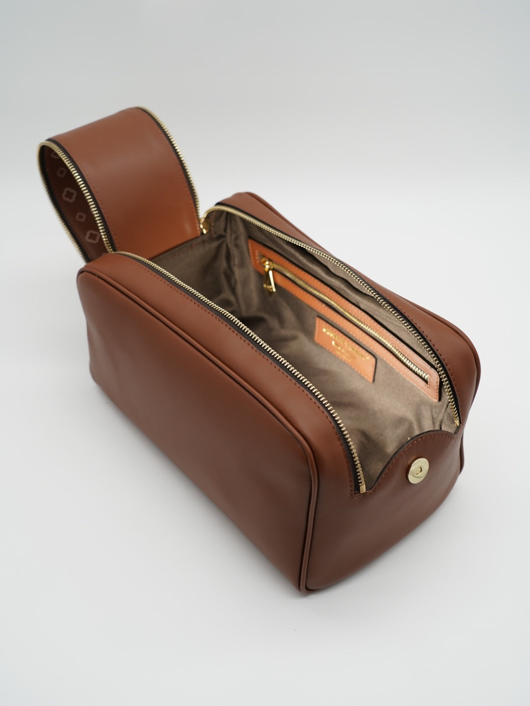 Beauty case monogram cuoio