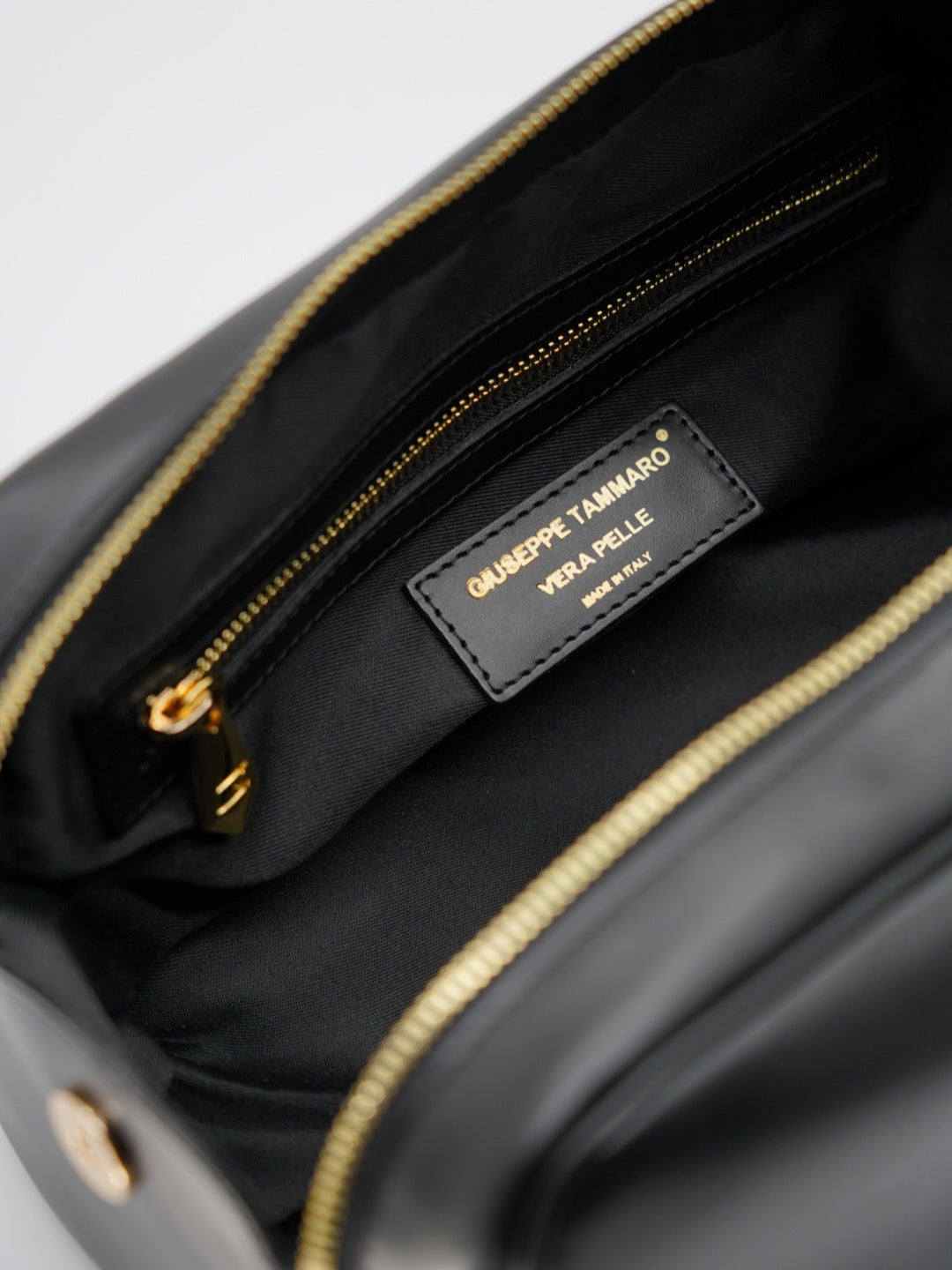 Beauty case monogram nero