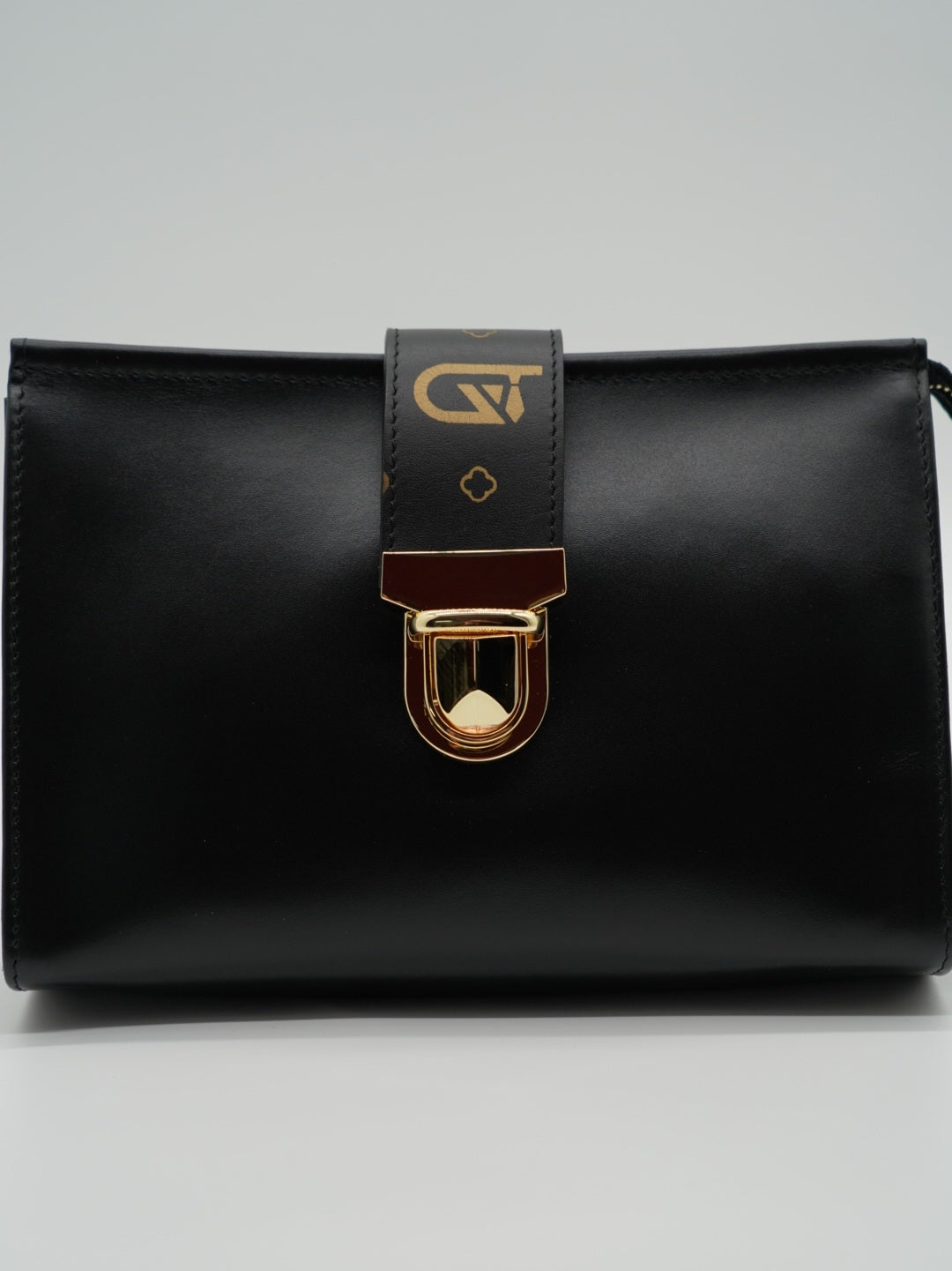 Pochette monogram nera
