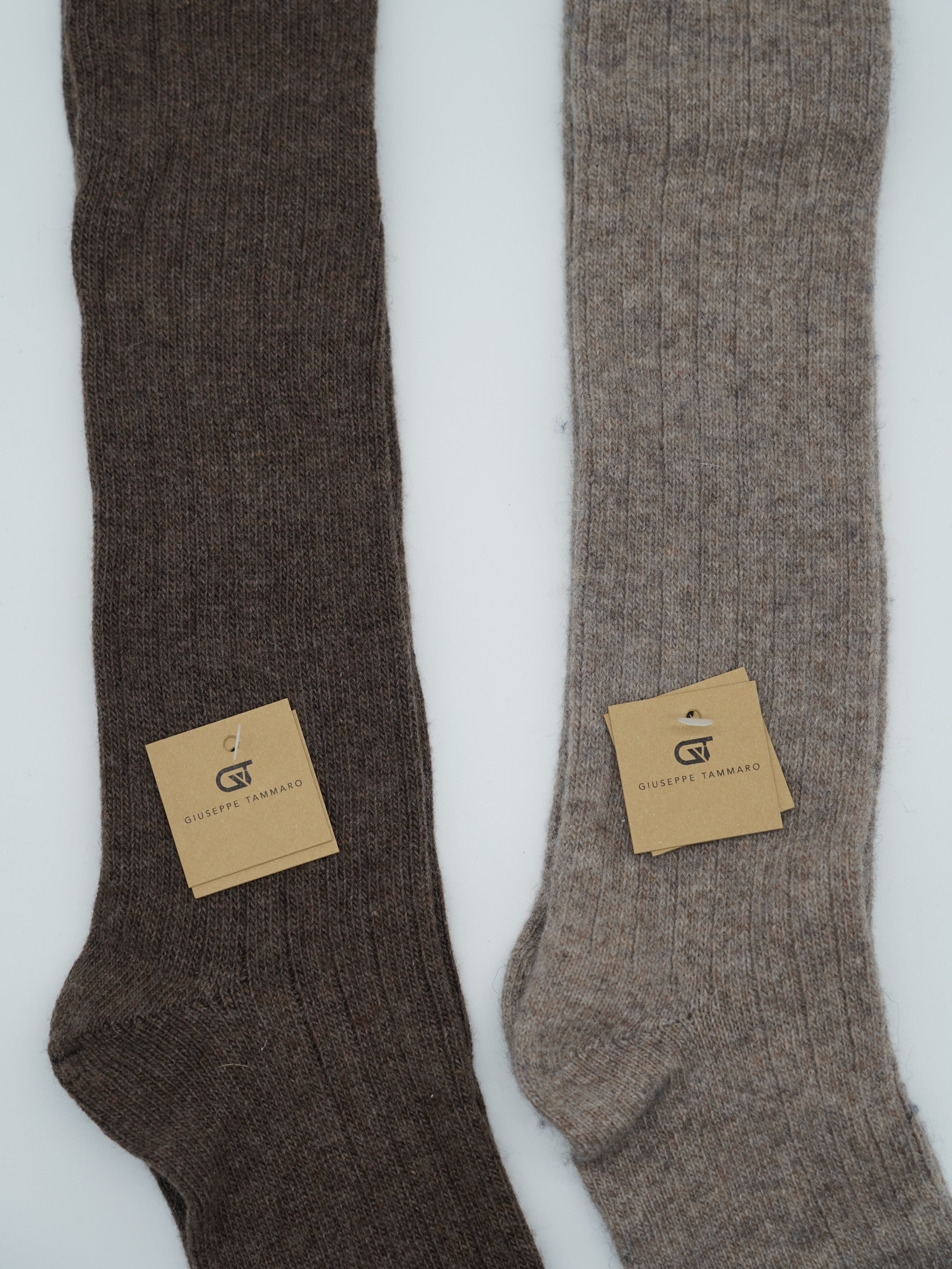 Calze lunghe a costa in misto cashmere tabacco/beige