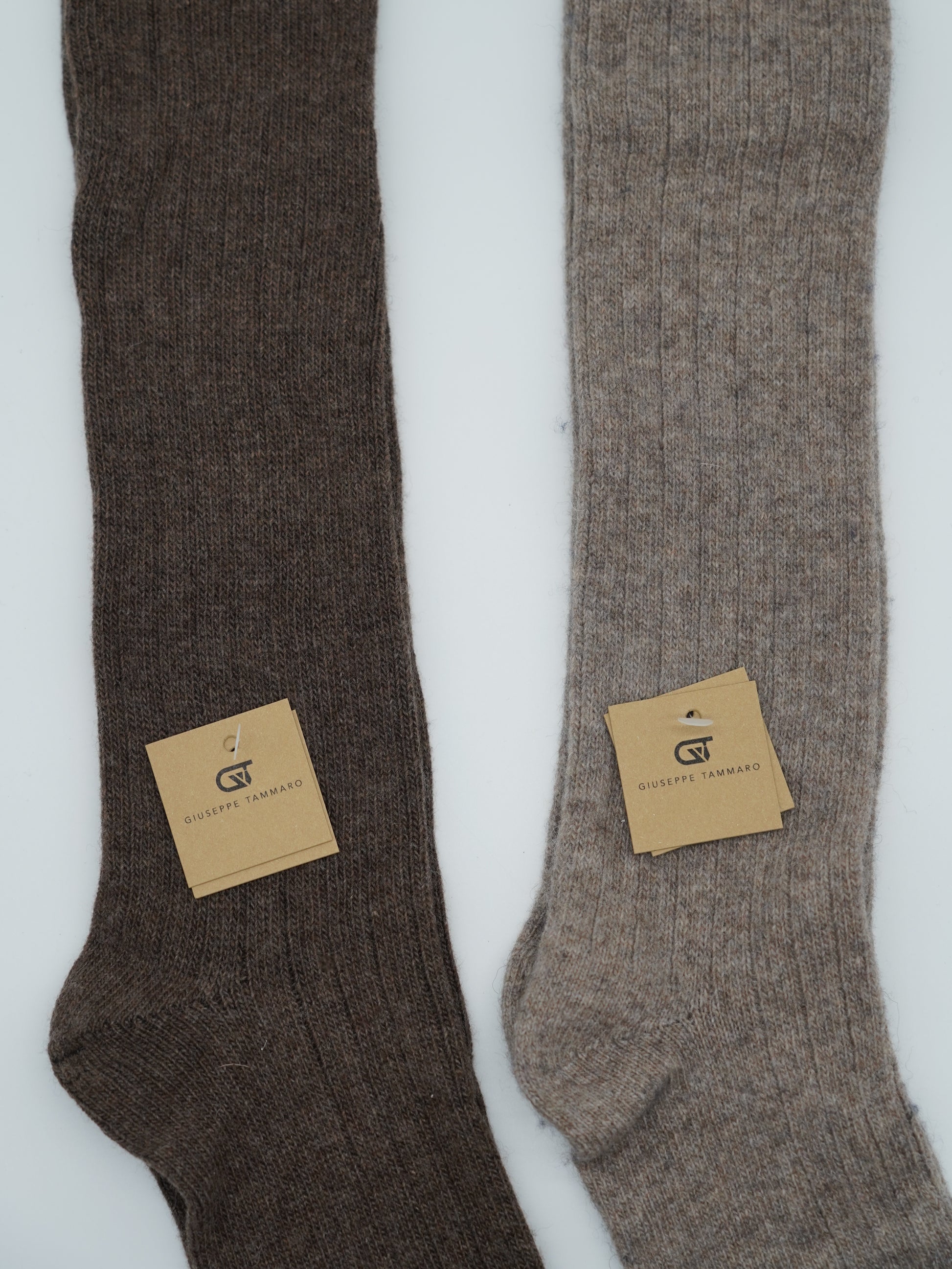 Calze lunghe a costa in misto cashmere tabacco/beige