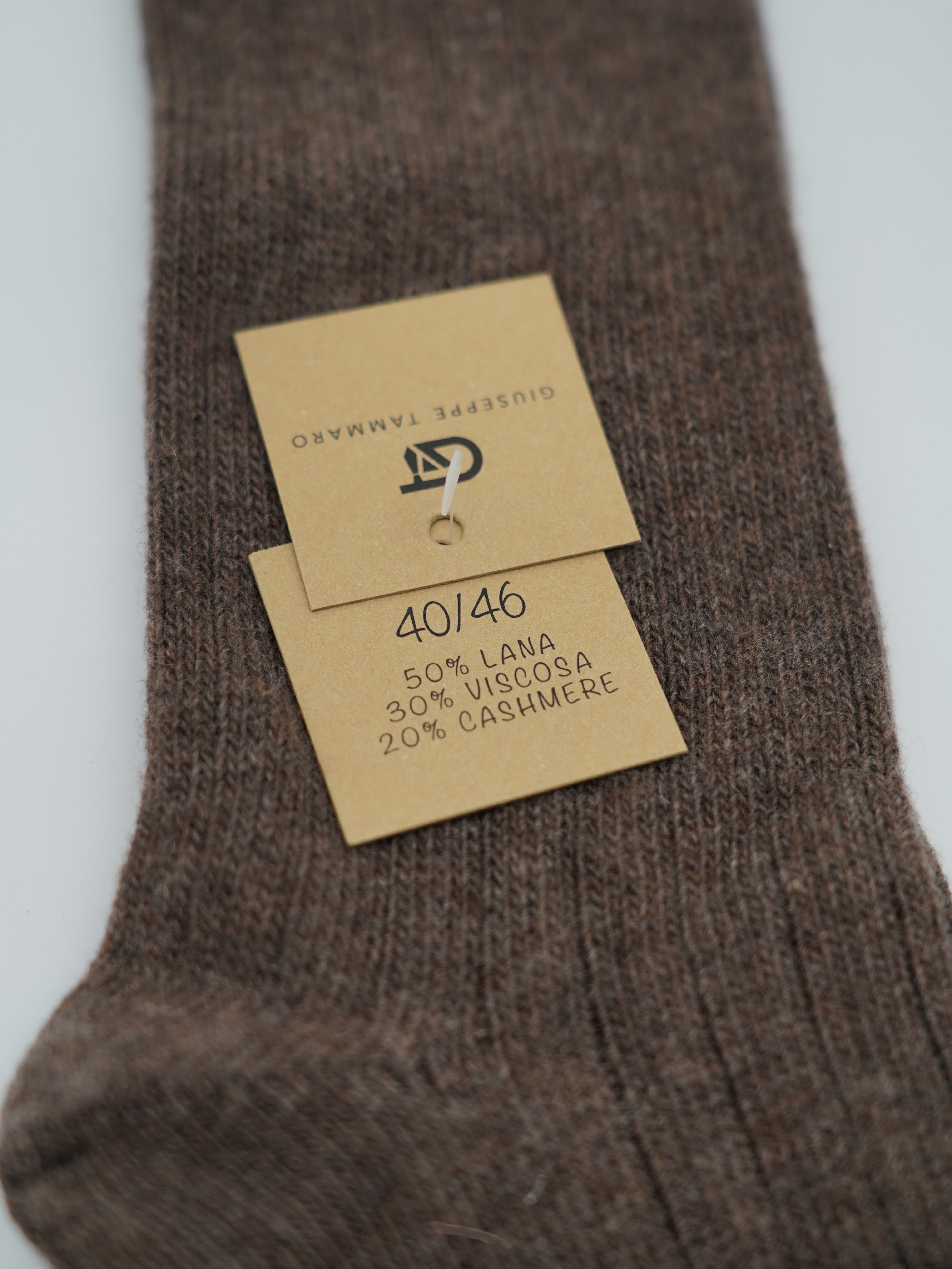 Calze lunghe a costa in misto cashmere tabacco/beige