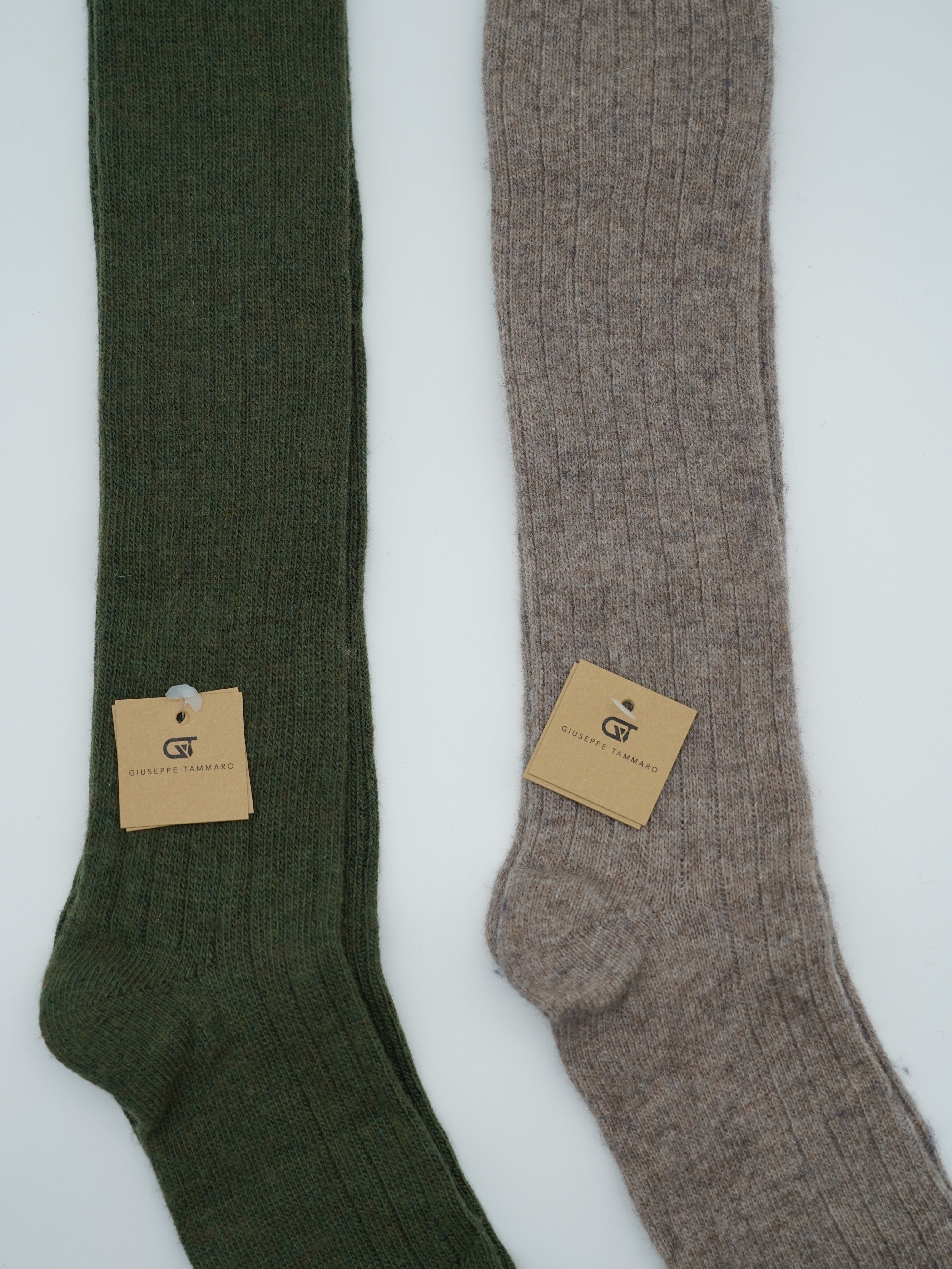 Calze lunghe a costa in misto cashmere verde/beige