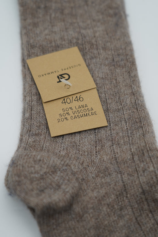 Calze lunghe a costa in misto cashmere verde/beige
