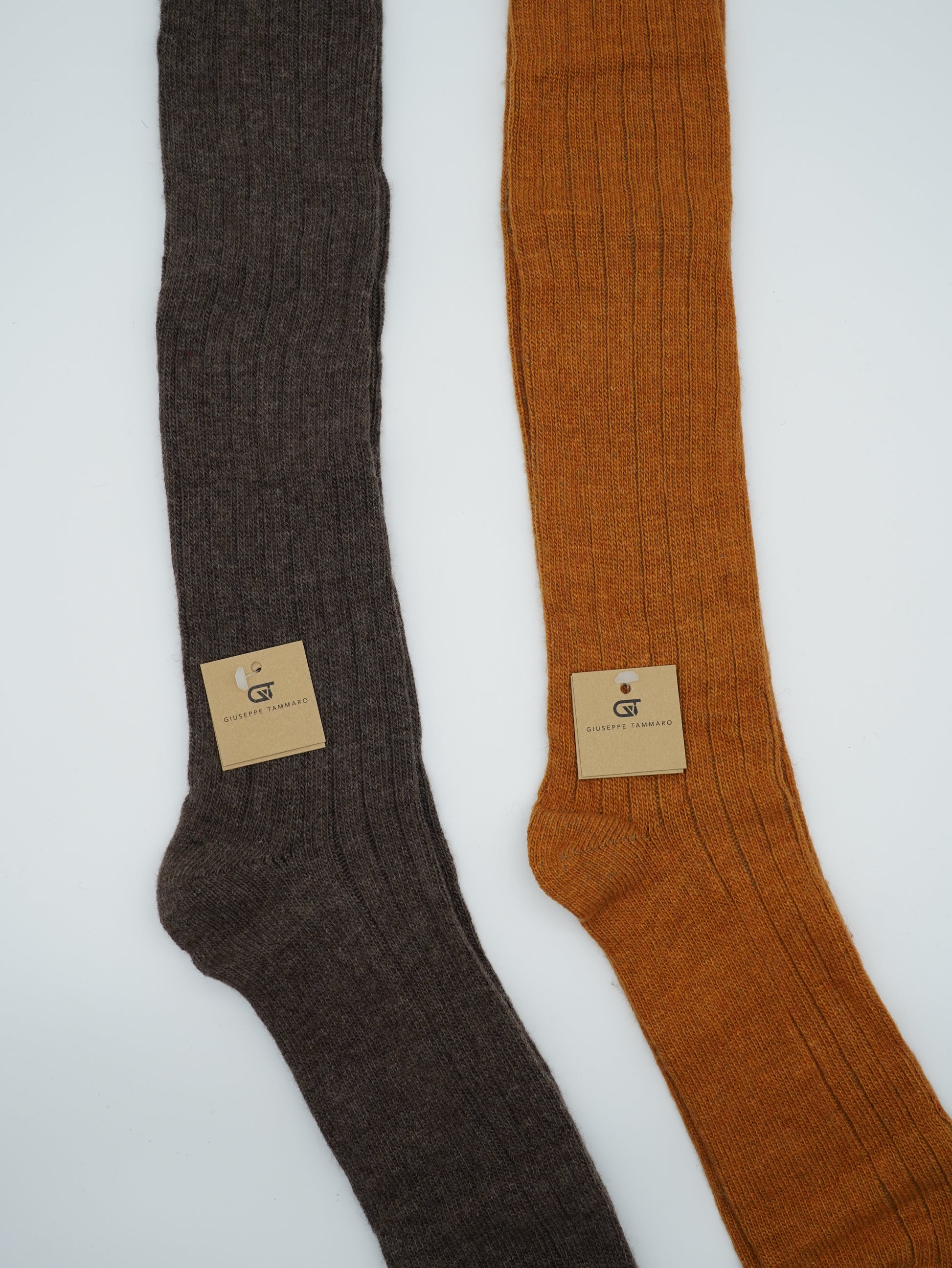 Calze lunghe a costa in misto cashmere tabacco/ocra