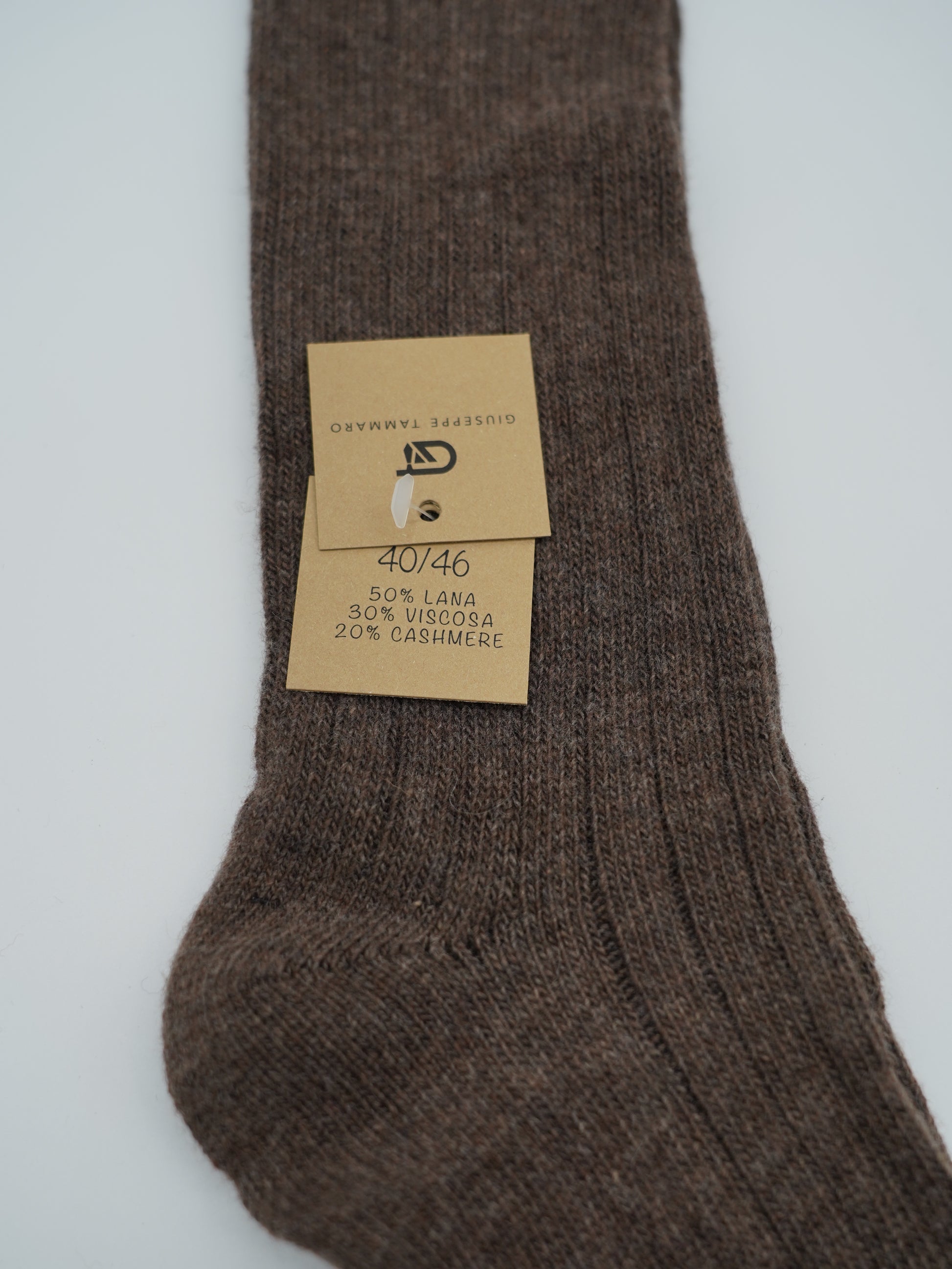 Calze lunghe a costa in misto cashmere tabacco/ocra