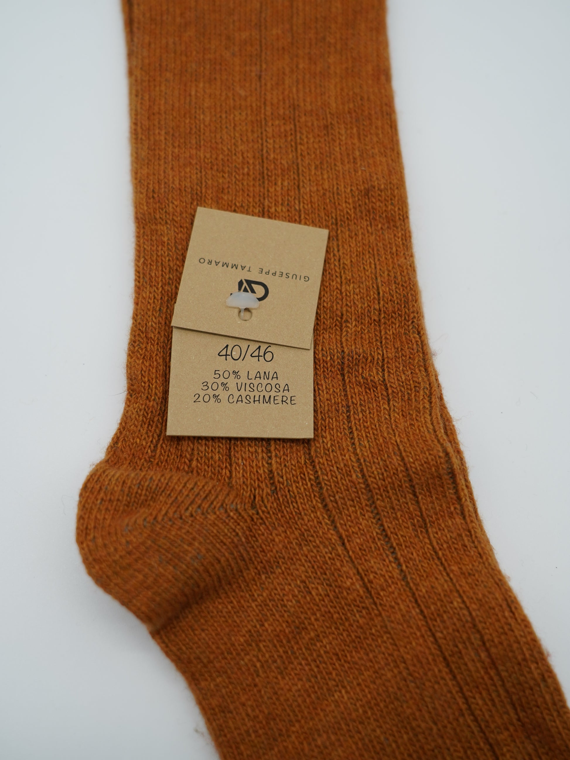 Calze lunghe a costa in misto cashmere tabacco/ocra