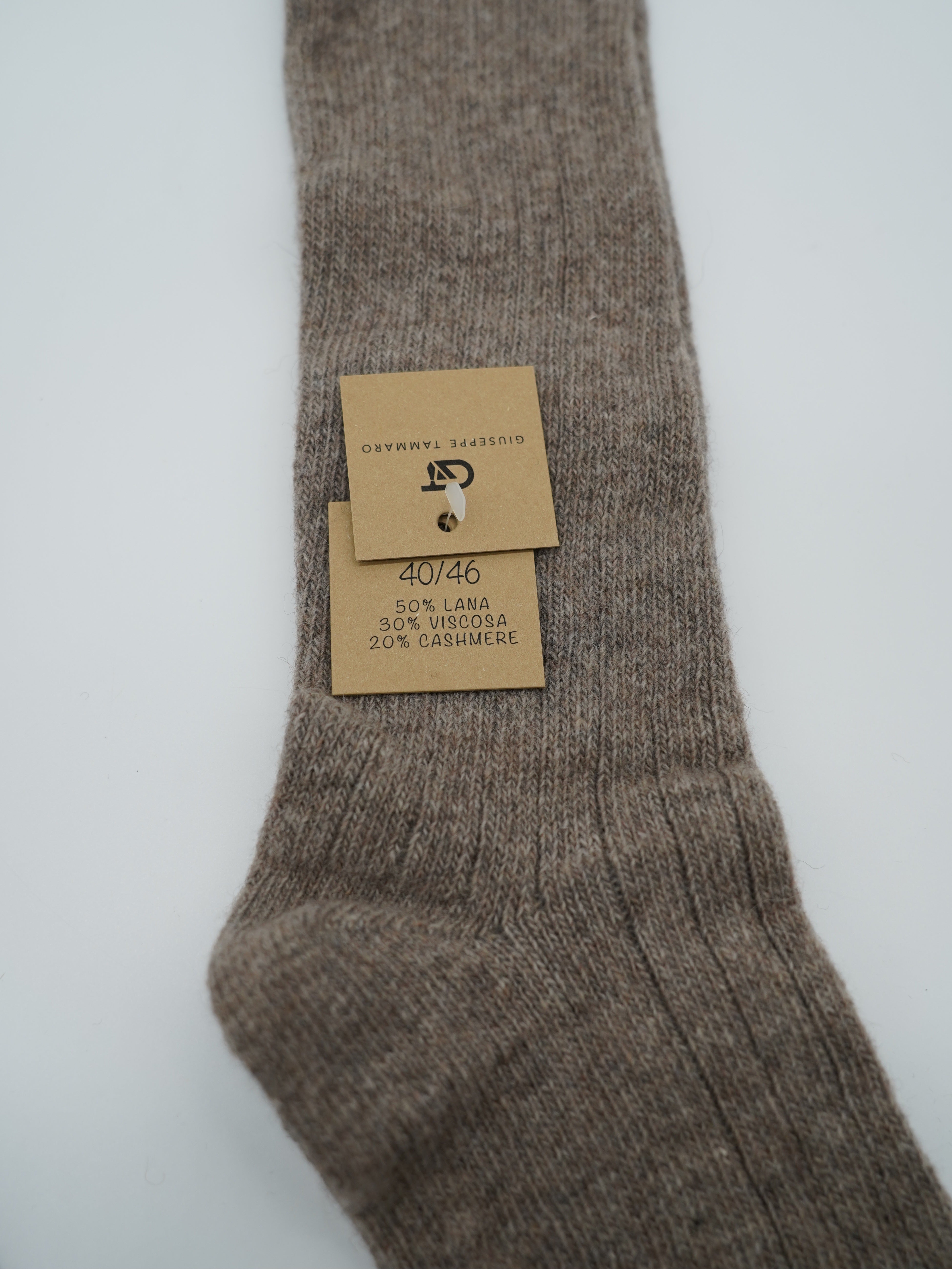 Calze lunghe a costa in misto cashmere testa di moro/beige