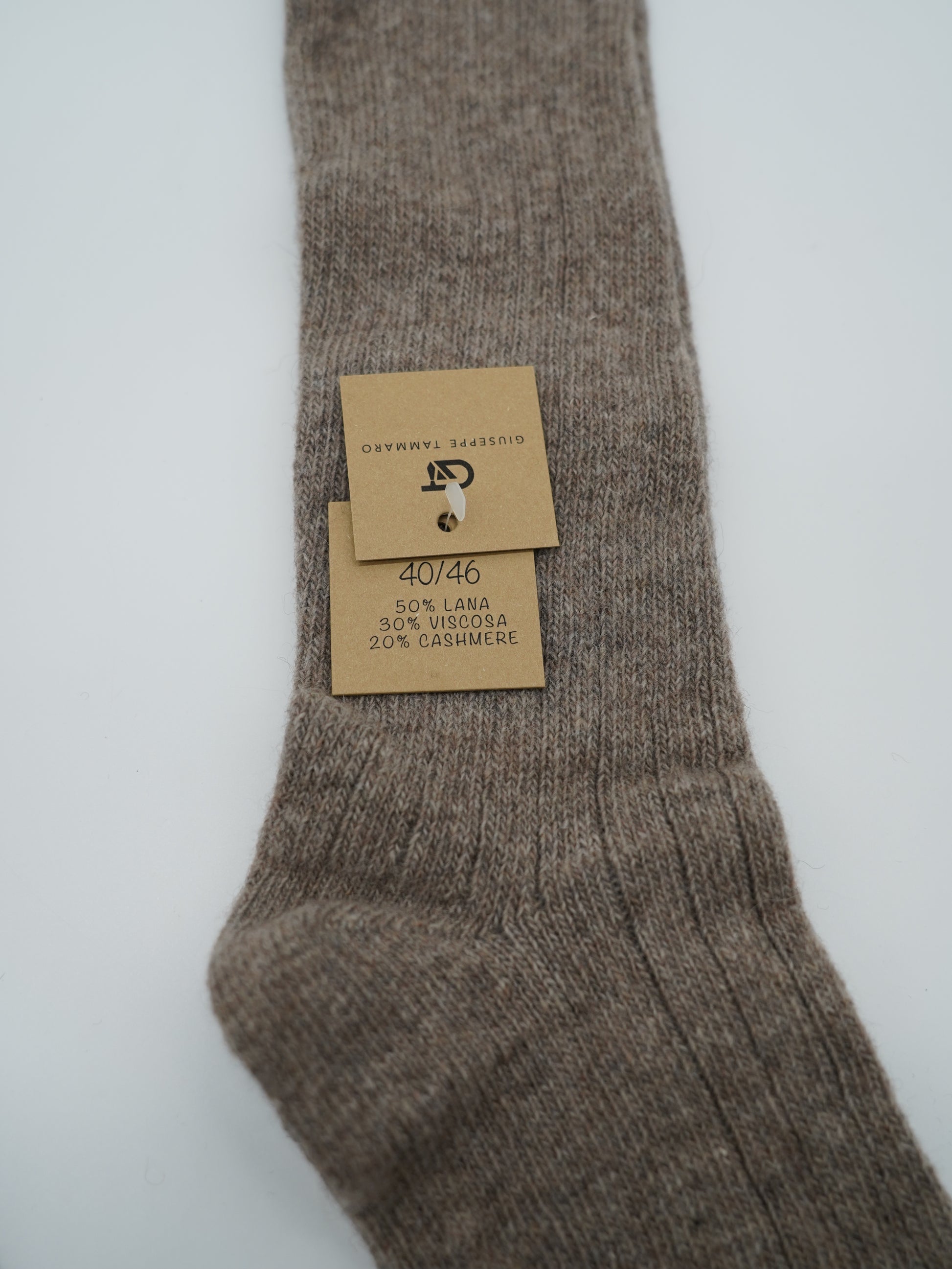 Calze lunghe a costa in misto cashmere testa di moro/beige