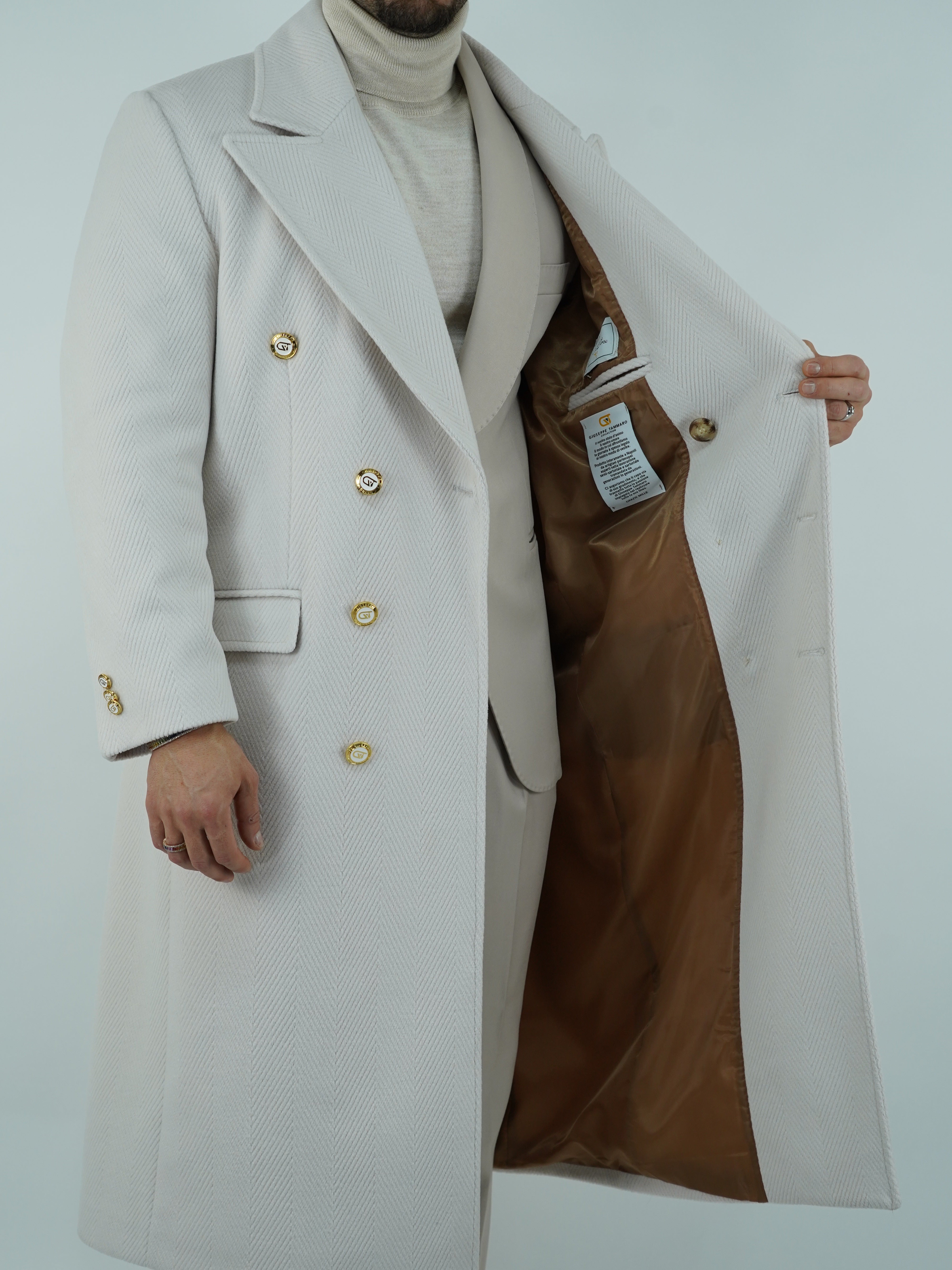 Cappotto Raglan Spigato Panna con bottoni oro