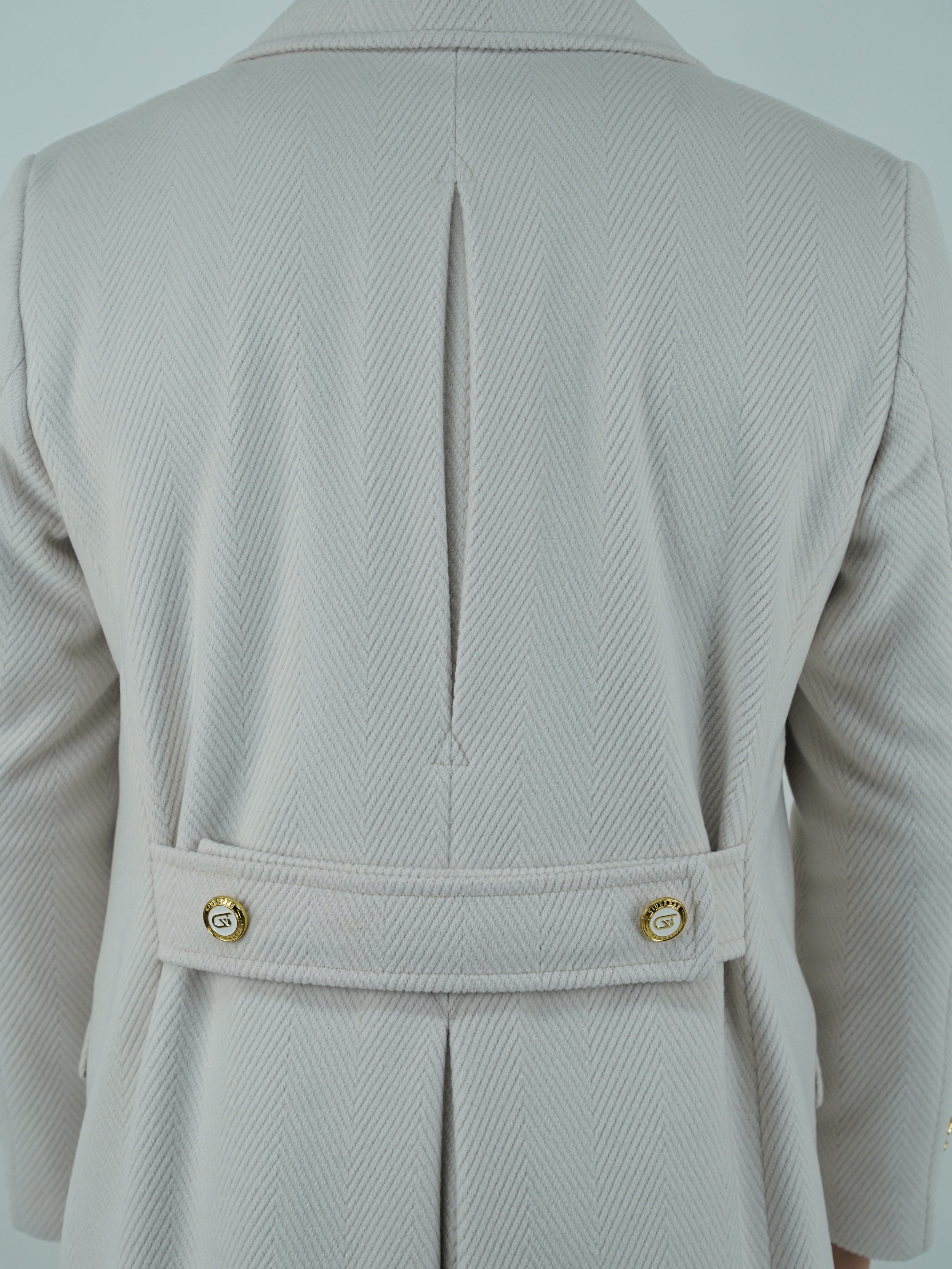 Cappotto Raglan Spigato Panna con bottoni oro