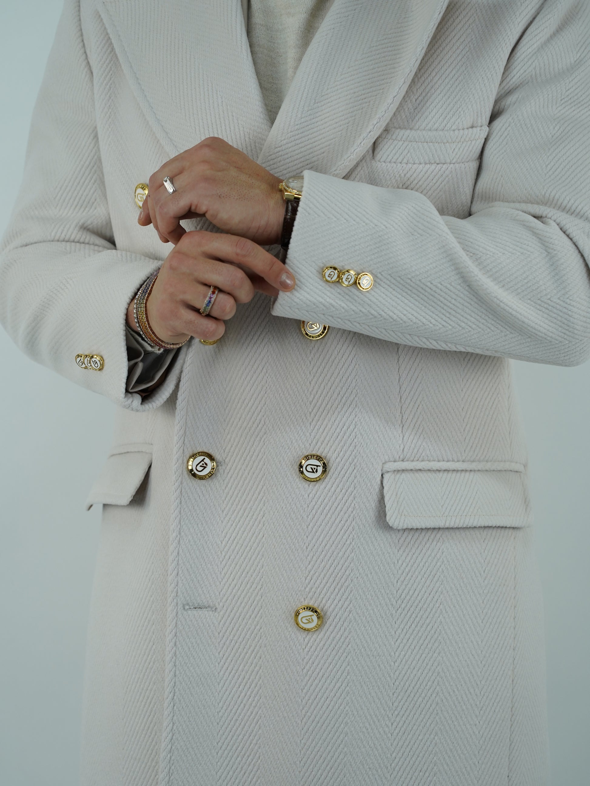 Cappotto Raglan Spigato Panna con bottoni oro
