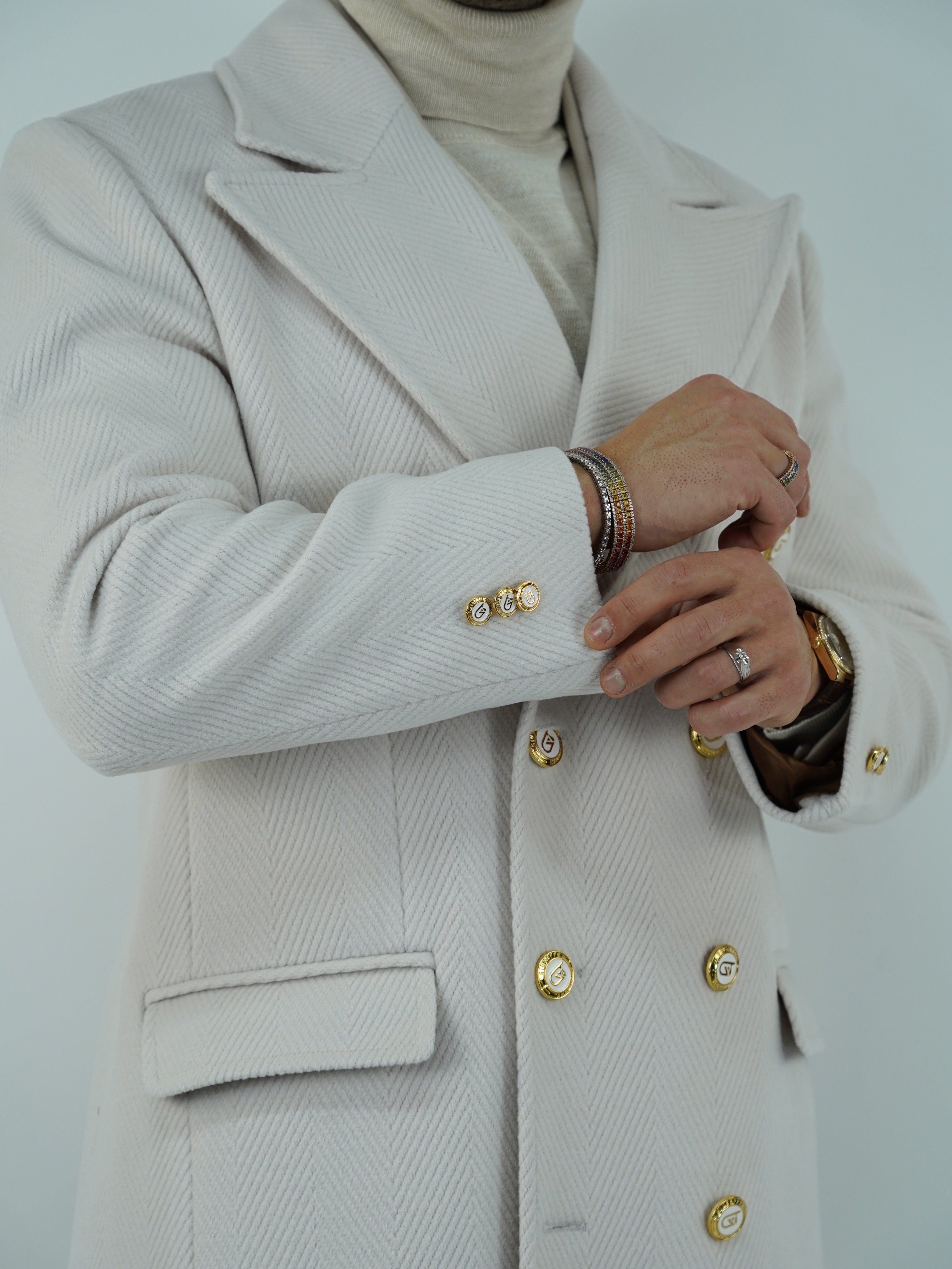 Cappotto Raglan Spigato Panna con bottoni oro