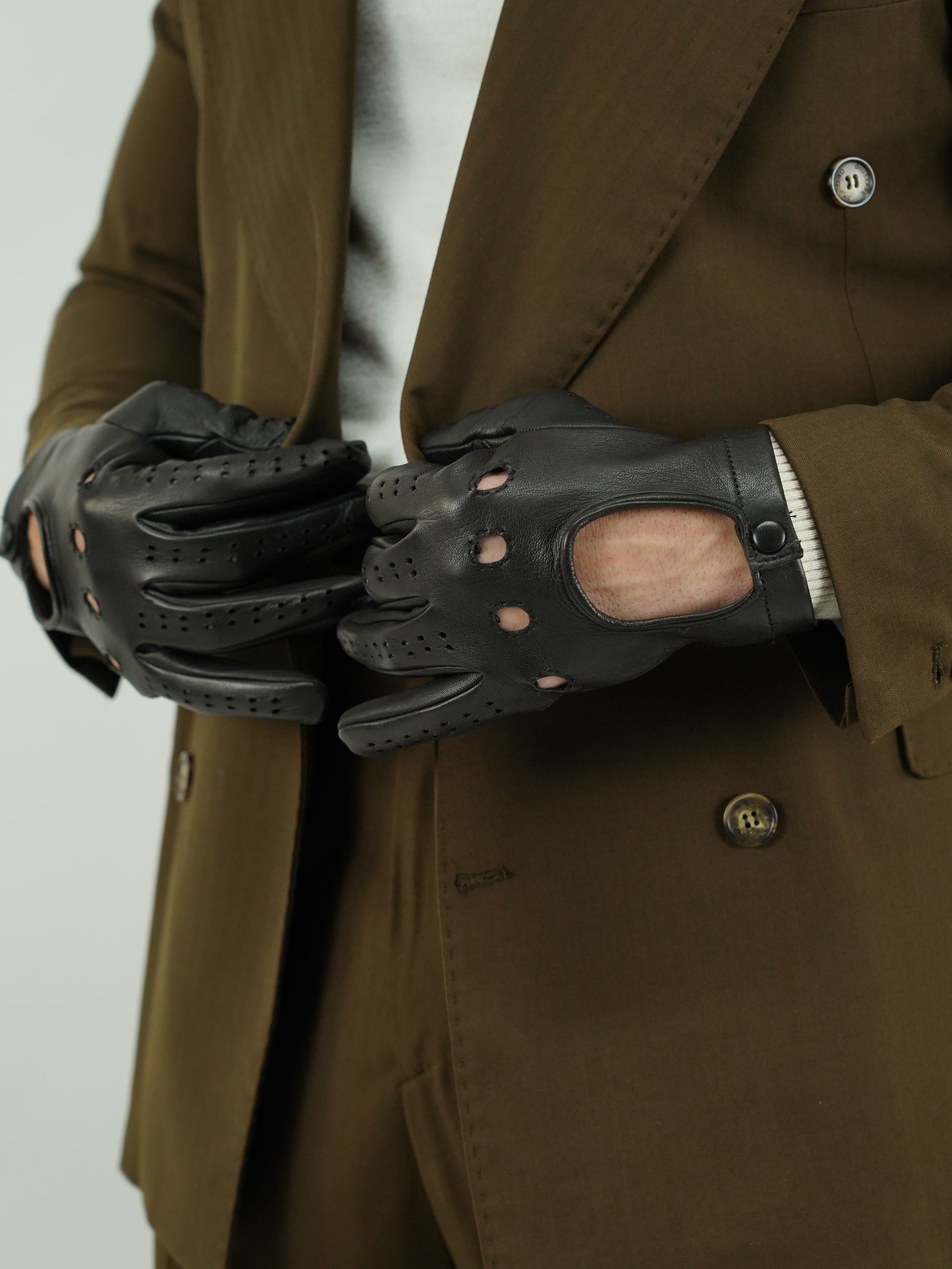 Guanto forato in pelle di capra testa di moro