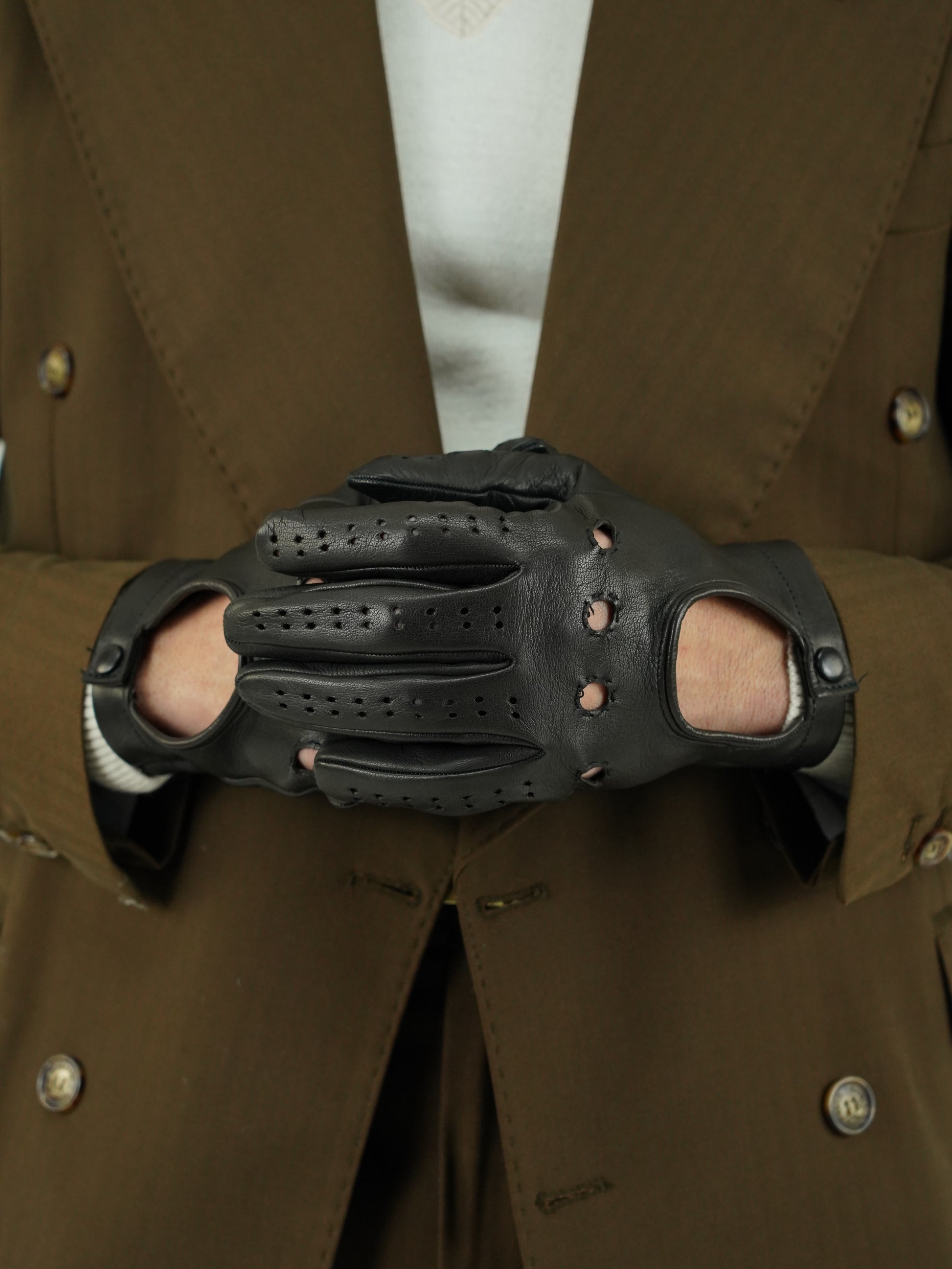 Guanto forato in pelle di capra testa di moro