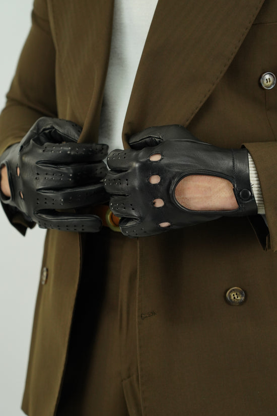 Guanto forato in pelle di capra nera