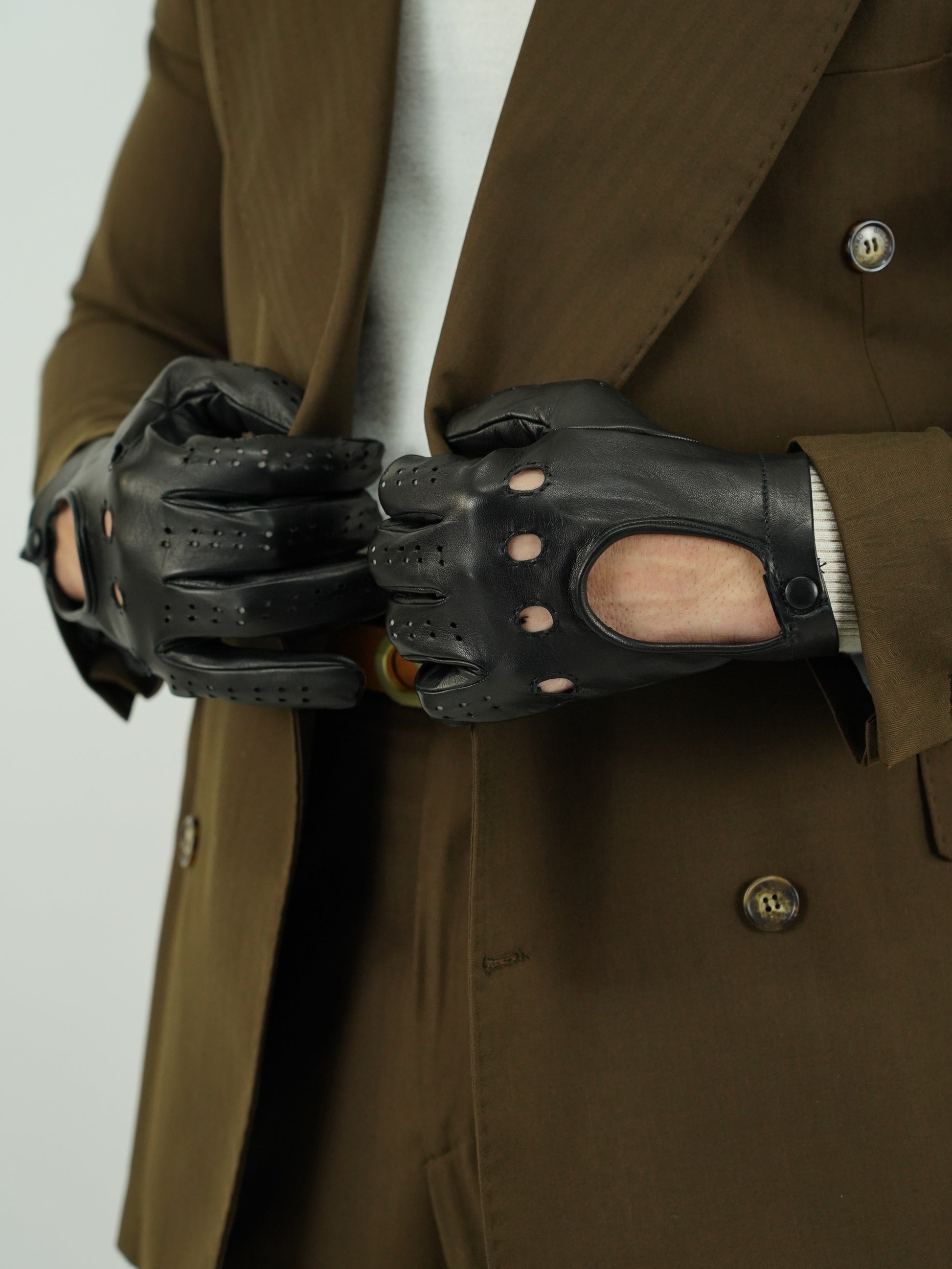 Guanto forato in pelle di capra nera