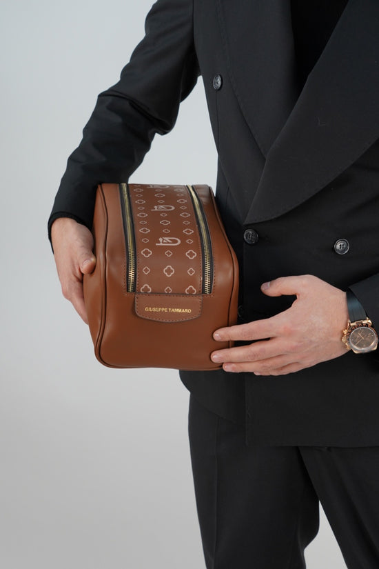 Beauty case monogram cuoio