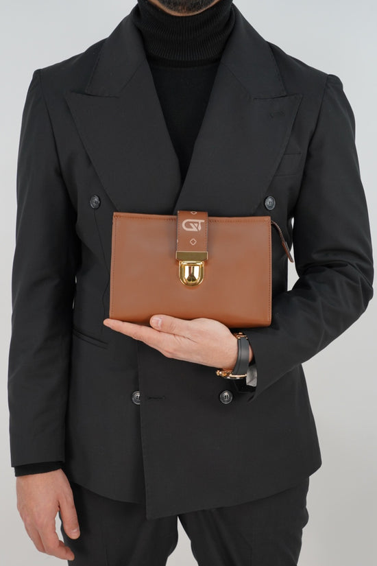 Pochette monogram cuoio