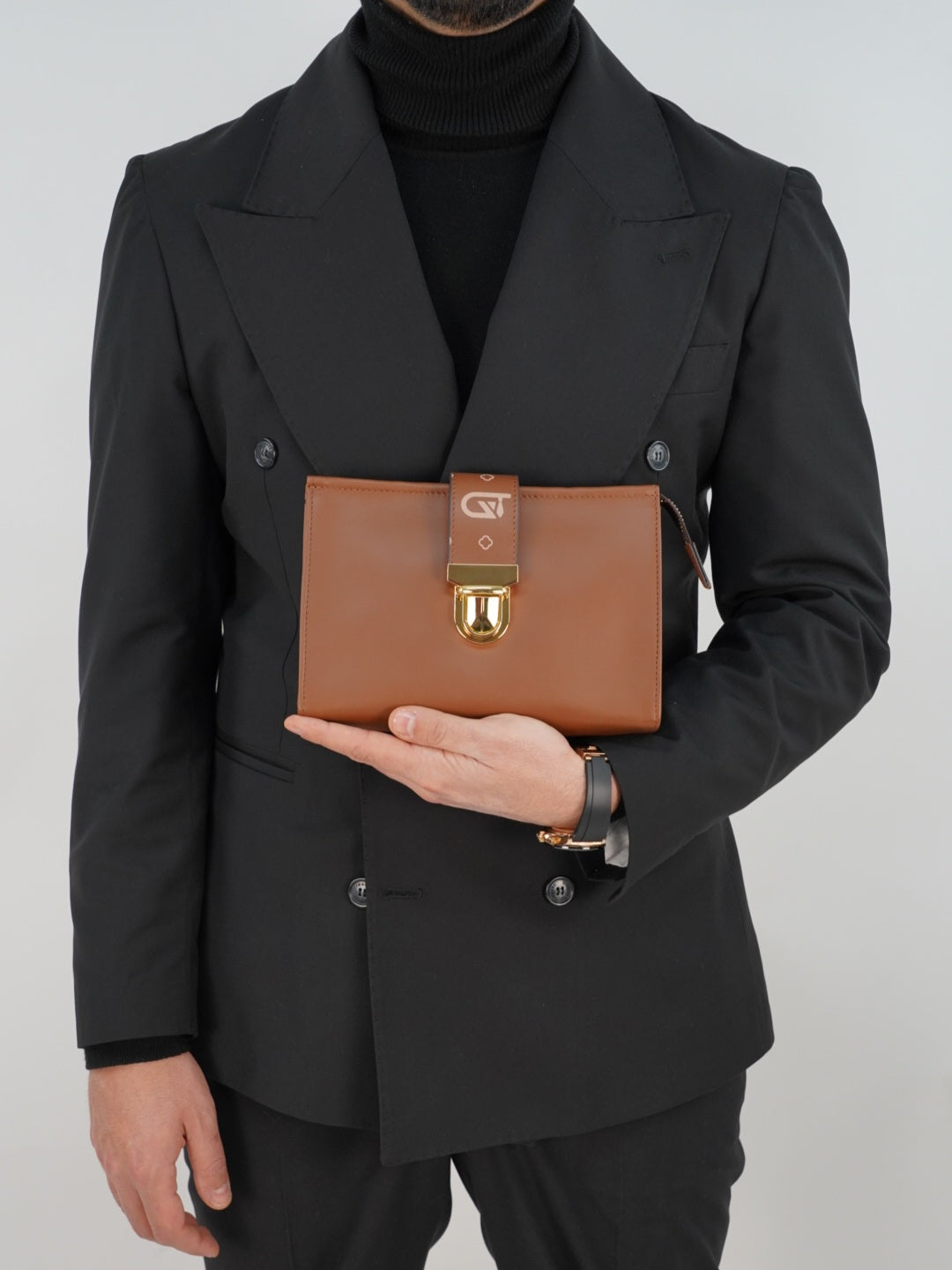 Pochette monogram cuoio