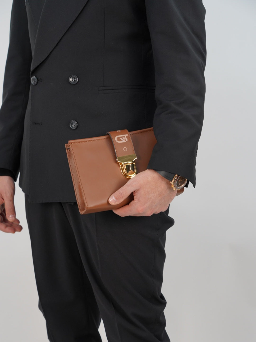 Pochette monogram cuoio