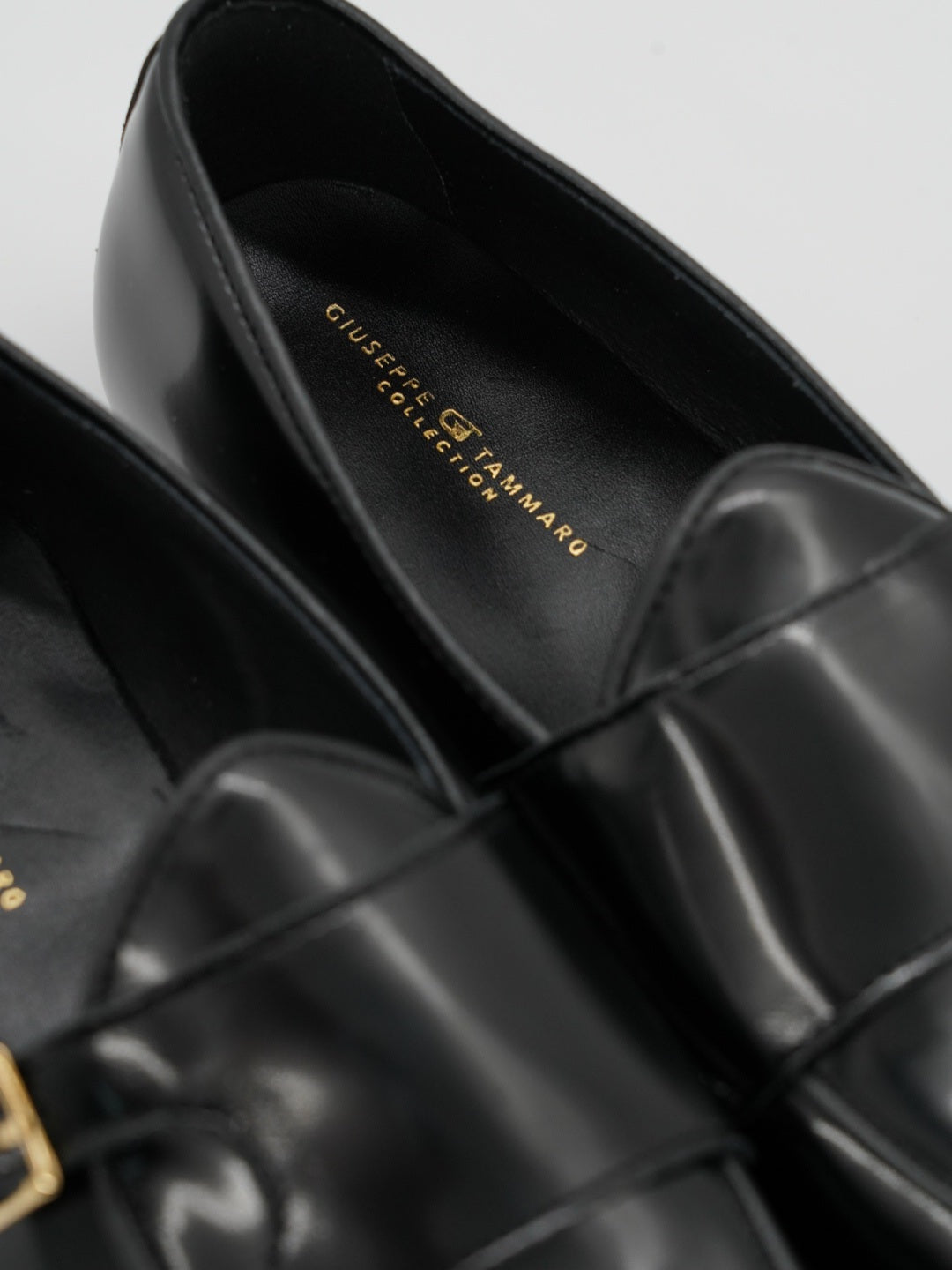 Mocassini doppia fibbia abrasivato nero