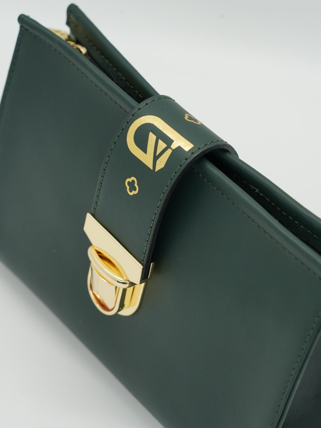 Pochette monogram verde