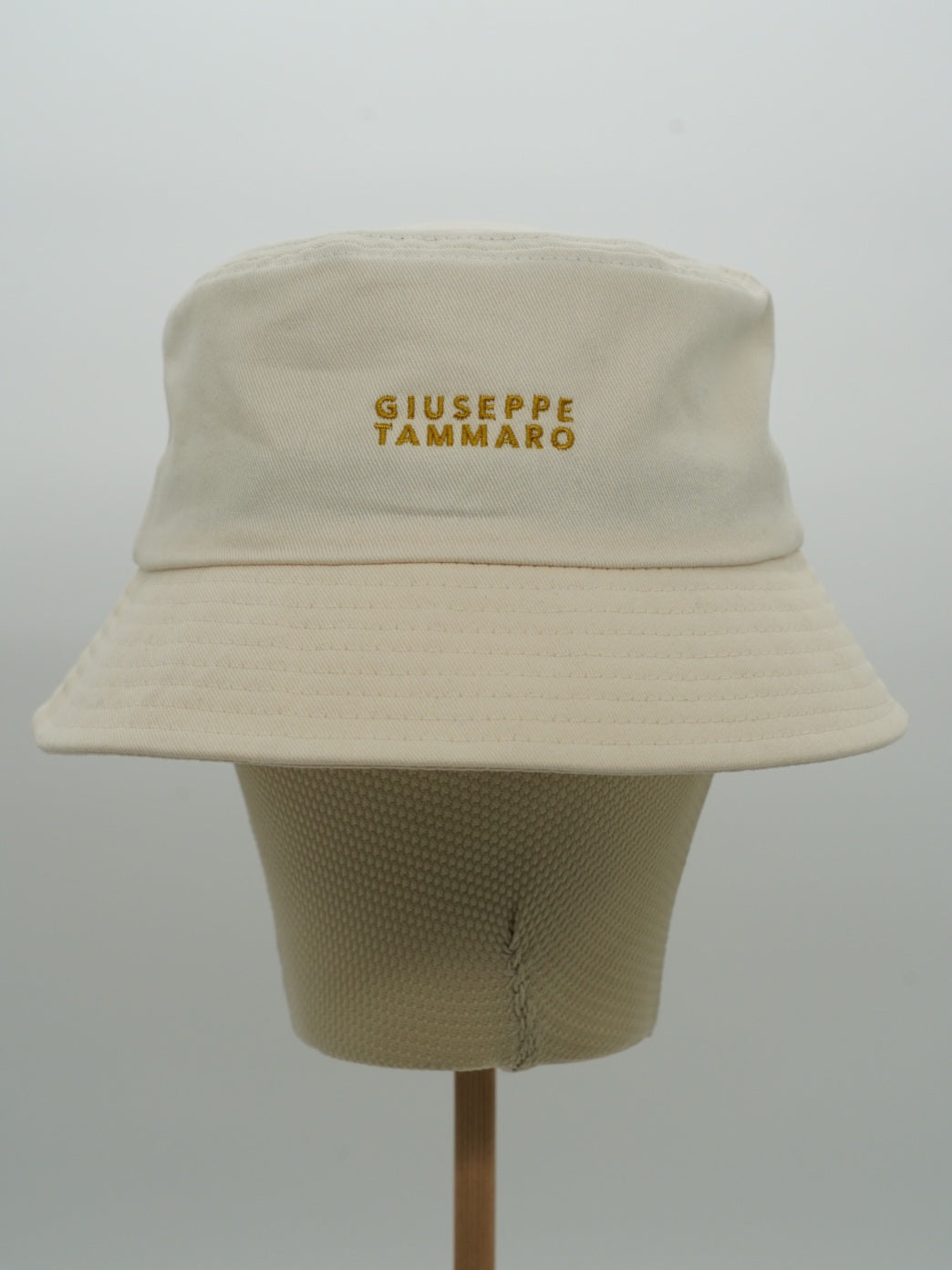 Cappello bucket GT panna