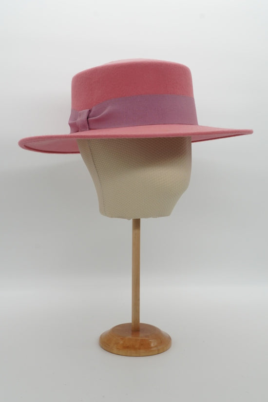 Cappello a cilindro piatto in feltro rosa