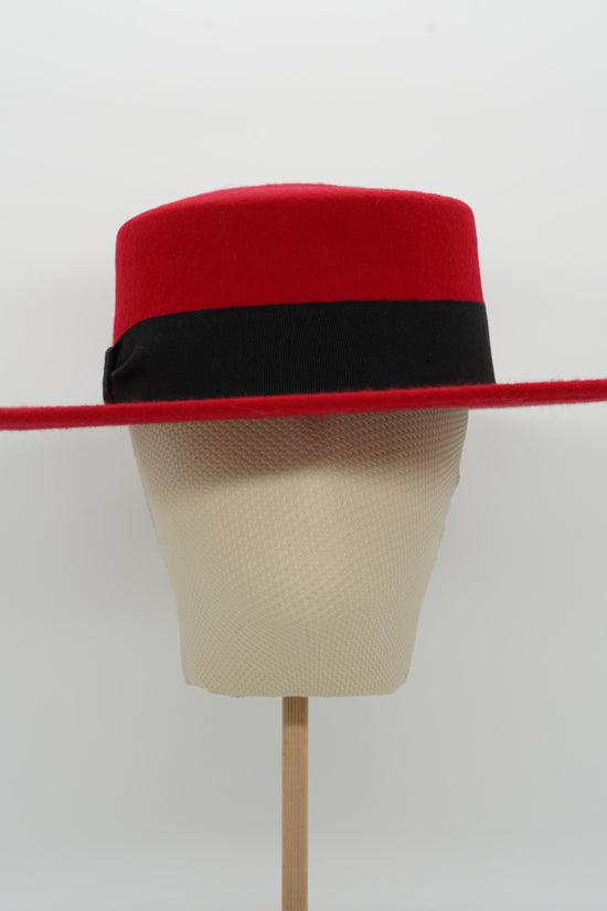 Cappello a cilindro piatto in feltro burgundy