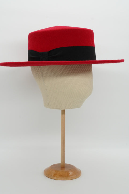 Cappello a cilindro piatto in feltro burgundy